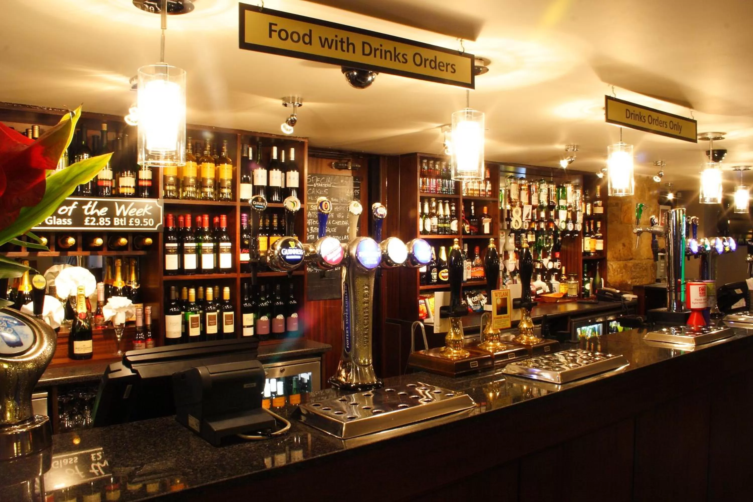 Restaurant/places to eat in The Angel View Hotel