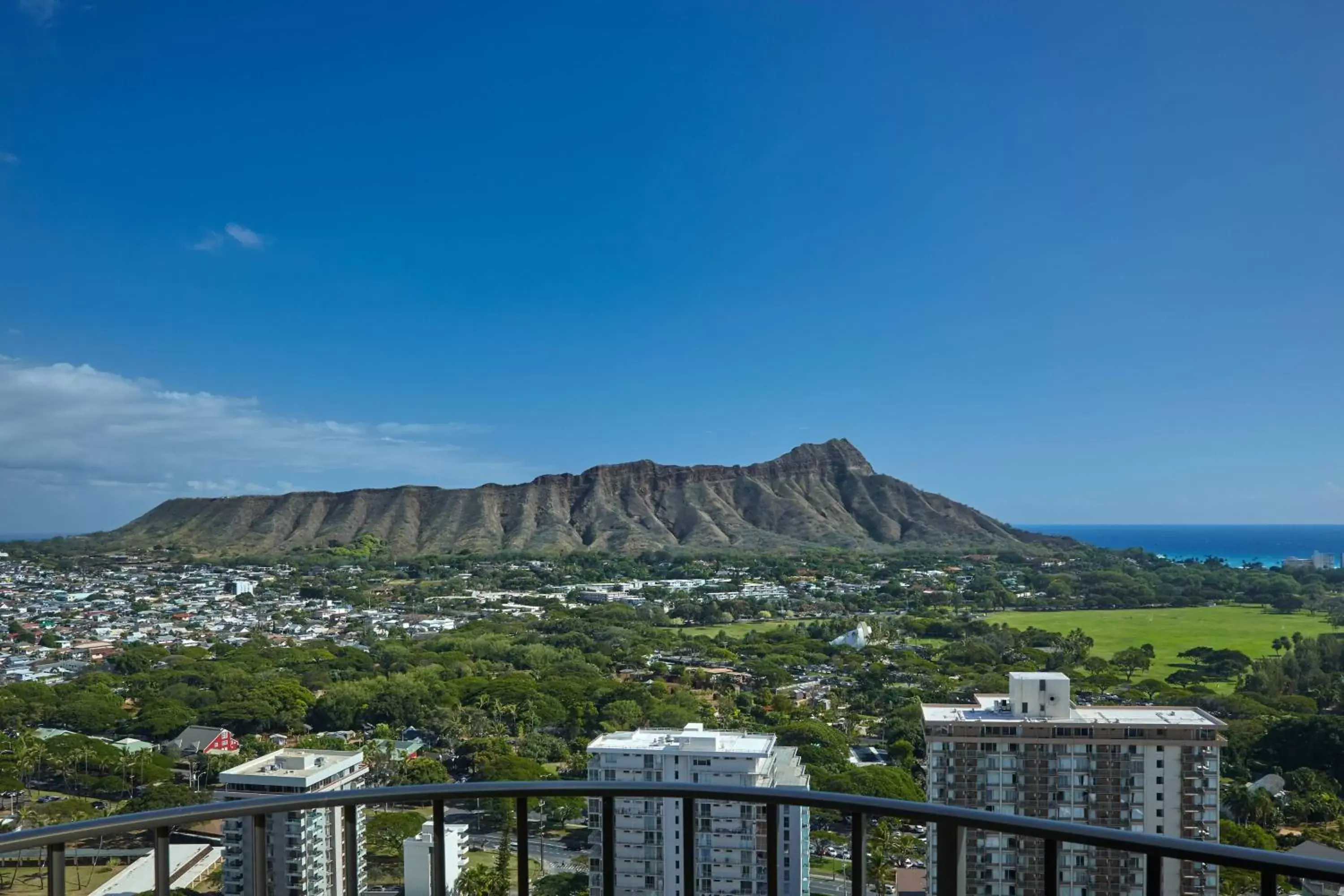 Property building, Mountain View in Waikiki Beach Marriott Resort & Spa