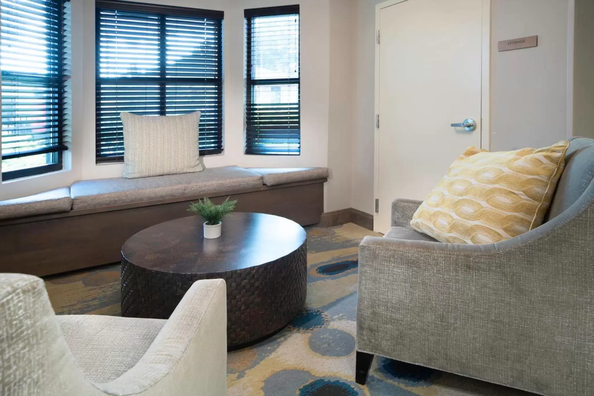 Lobby or reception in Staybridge Suites - Summerville by IHG Lobby or reception in Staybridge Suites - Summerville by IHG