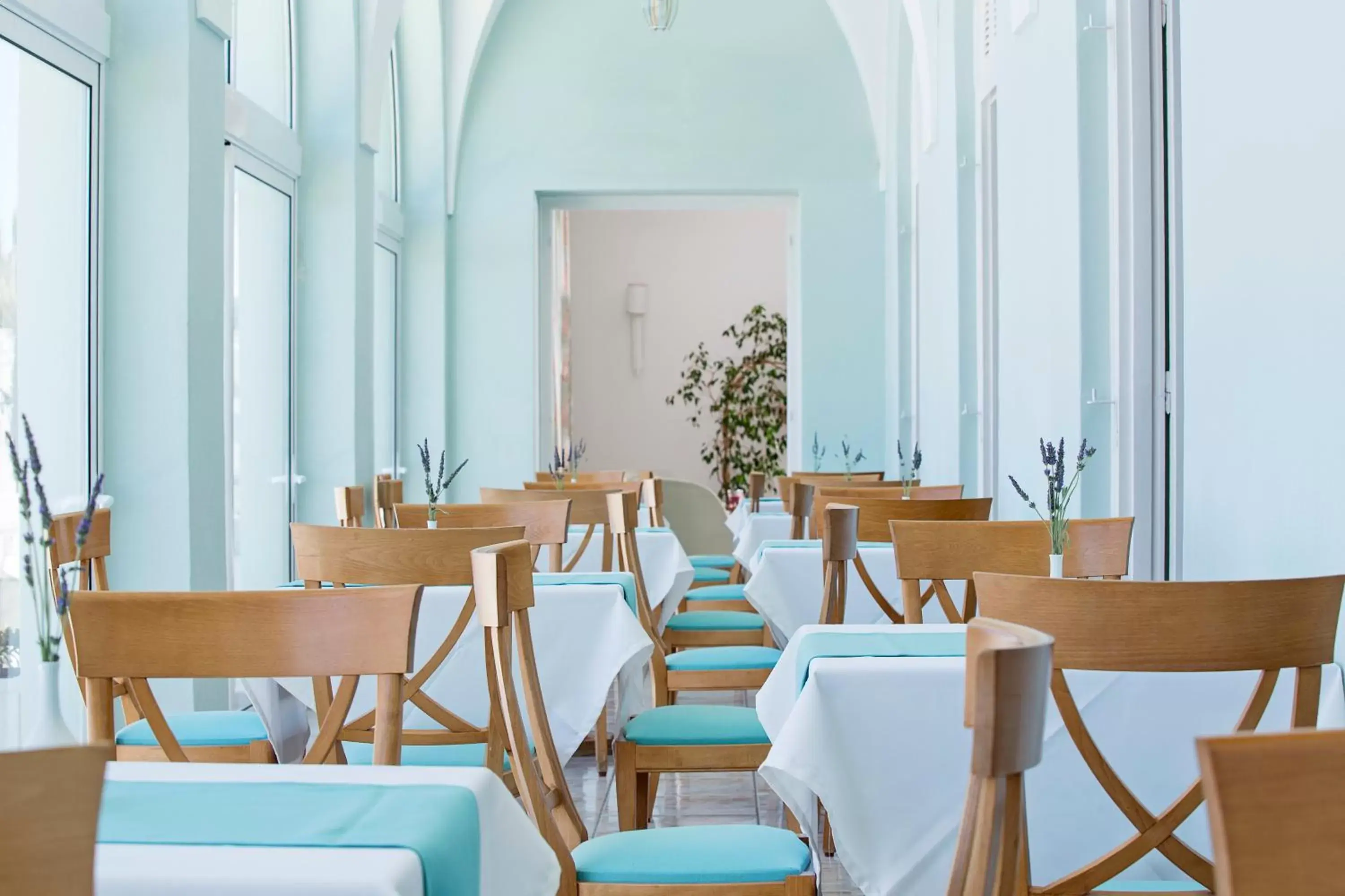 Restaurant/places to eat in Atlantis Hotel Restaurant/places to eat in Atlantis Hotel