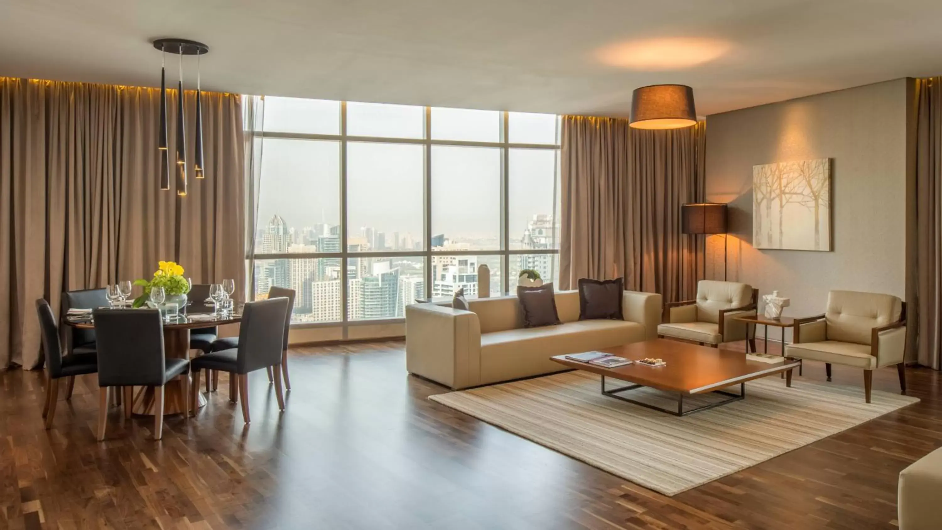 Photo of the whole room, Seating Area in InterContinental Dubai Marina, an IHG Hotel