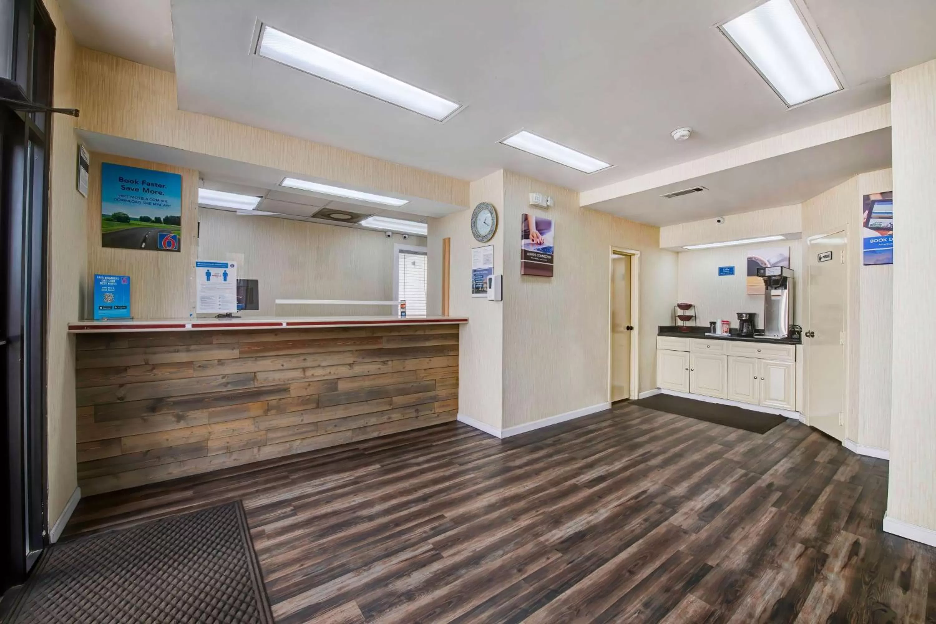 Lobby or reception in Motel 6 Atlanta, Ga - Midtown