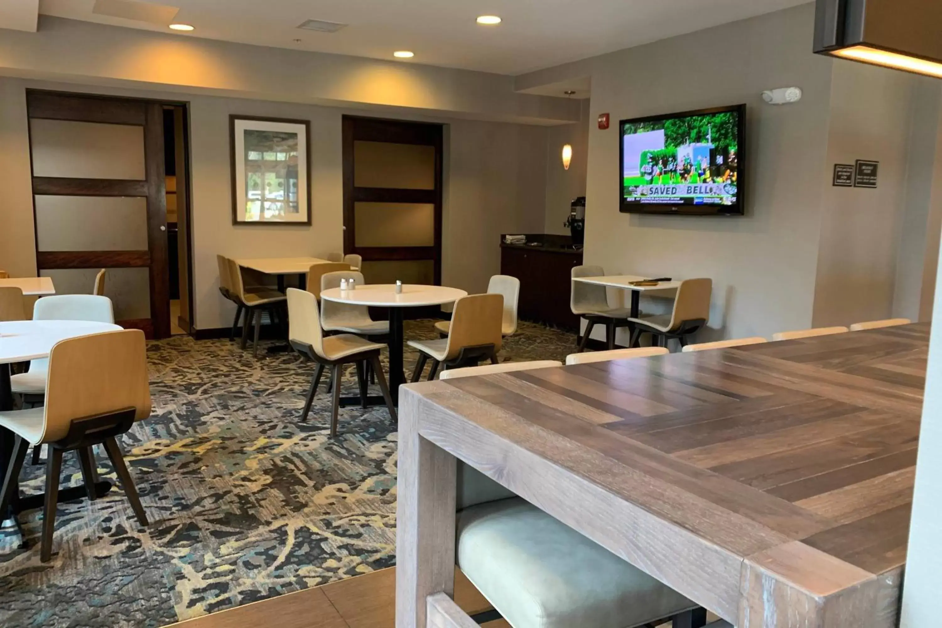 Restaurant/places to eat, Lounge/Bar in Residence Inn Concord