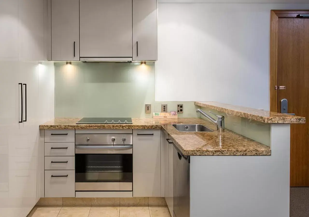 Kitchen or kitchenette, Kitchen/Kitchenette in Avani Metropolis Auckland Residences