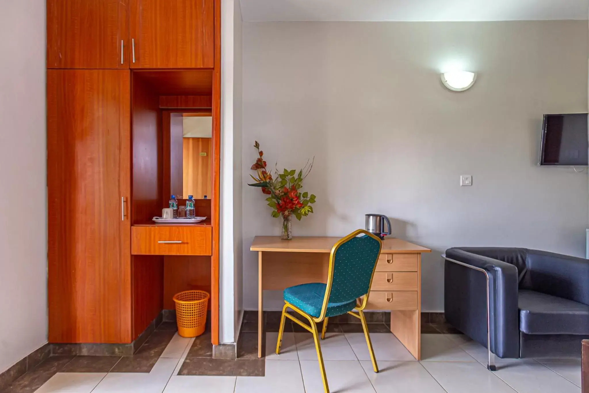 Seating area, TV/Entertainment Center in Desmond Tutu Conference Centre