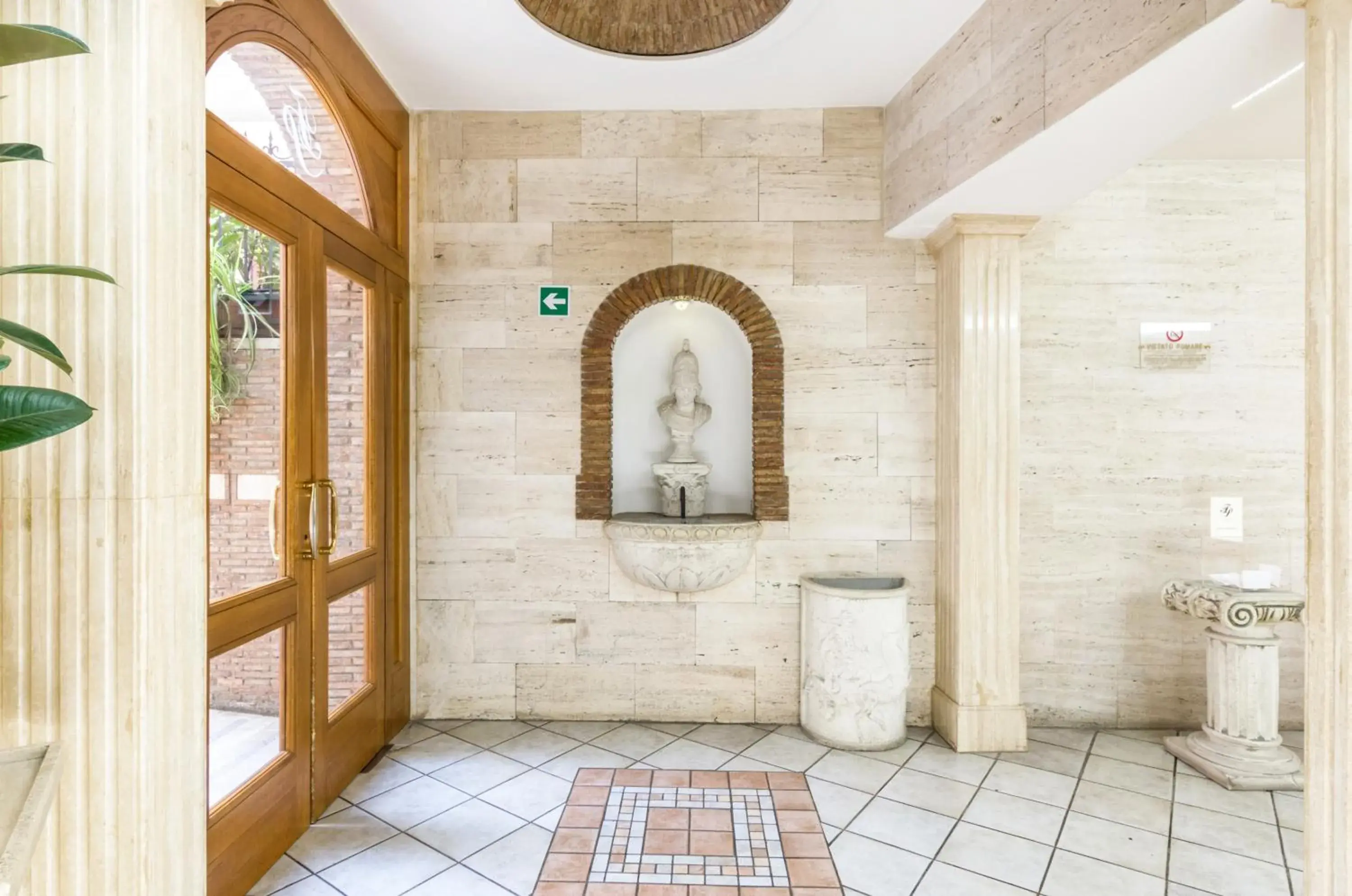 Lobby or reception, Bathroom in Hotel Tempio Di Pallade