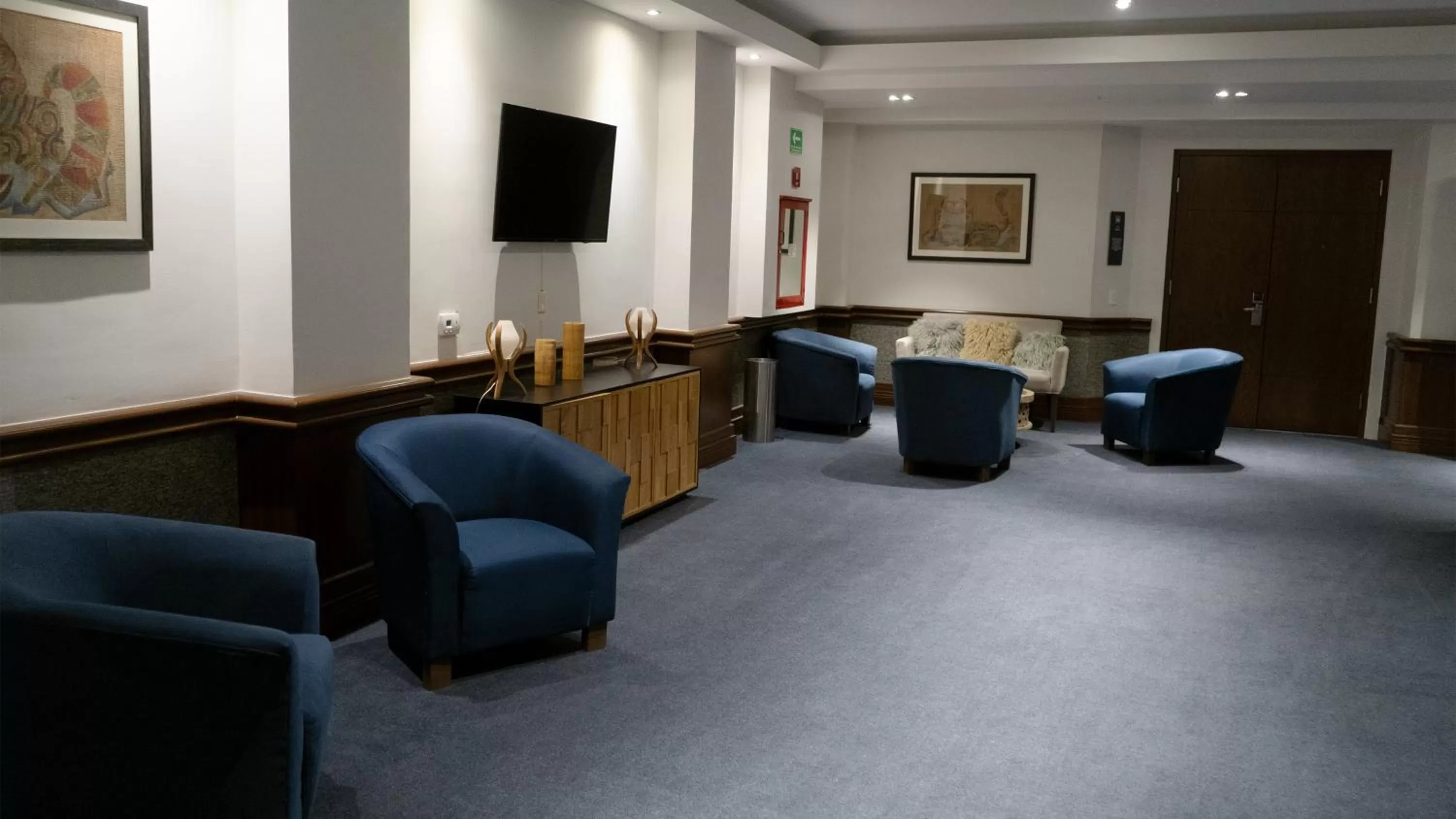 Restaurant/places to eat in Hotel Indigo Guadalajara Expo by IHG