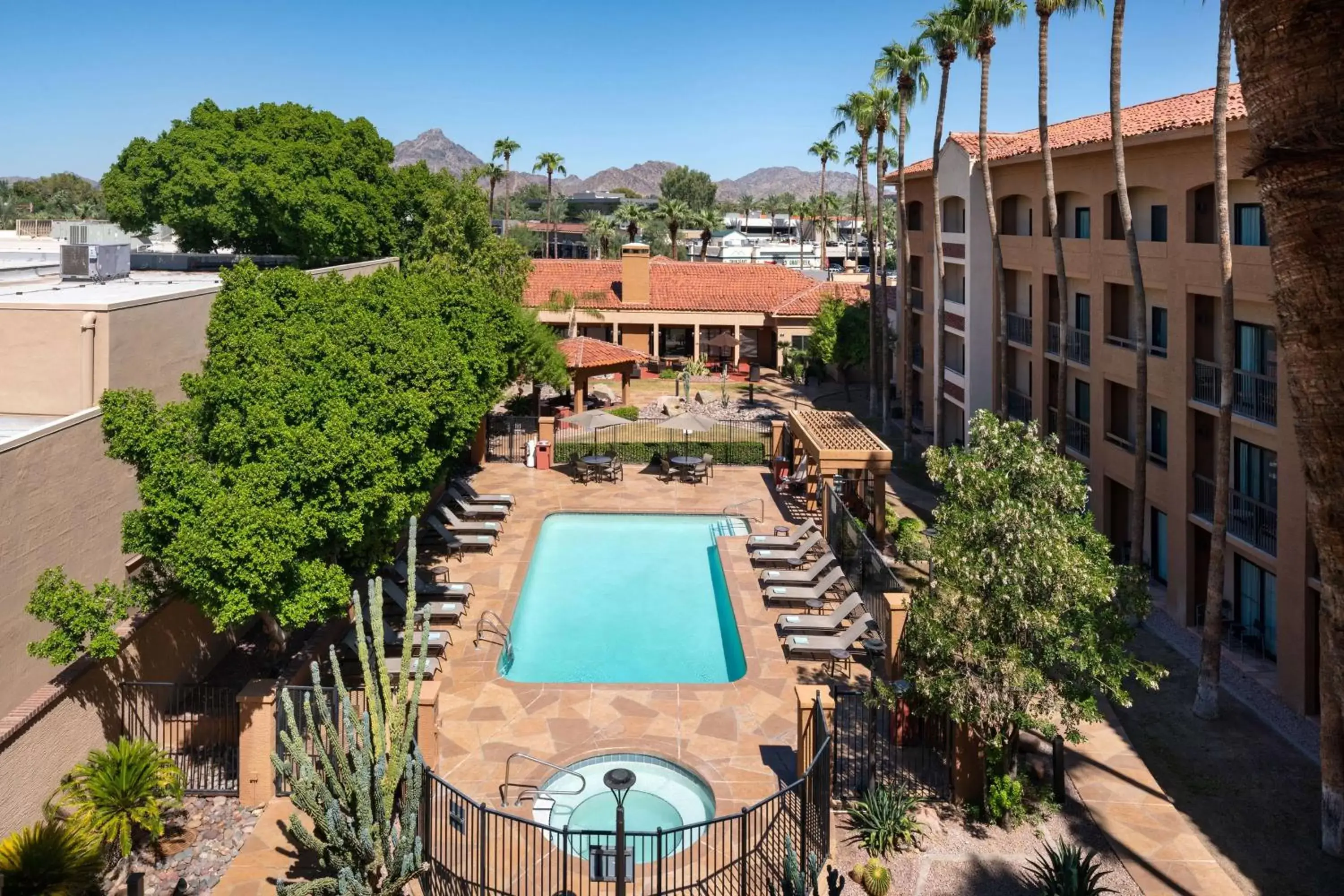 Pool View in Sonesta Select Phoenix Camelback