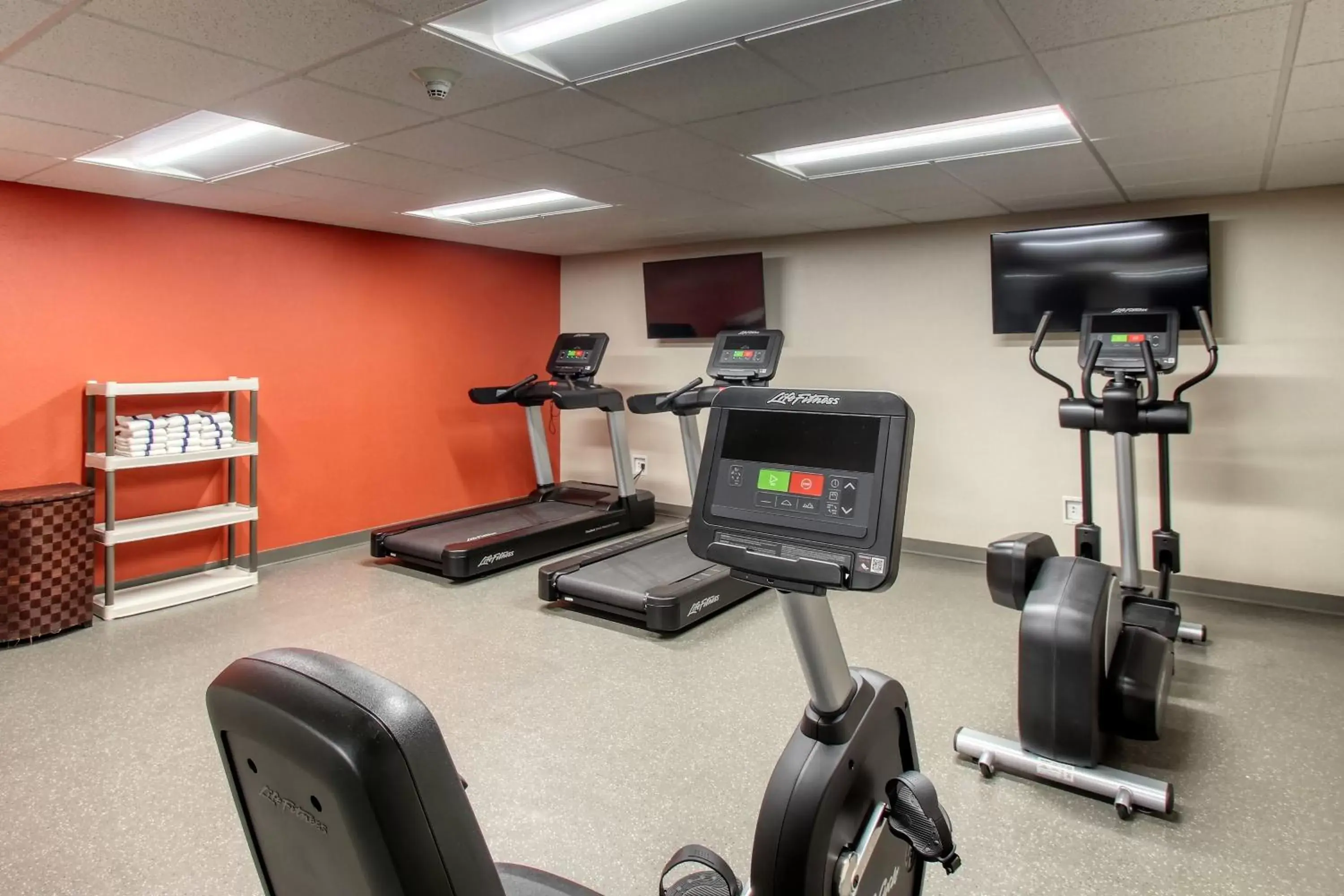 Fitness centre/facilities in Radisson Hotel and Conference Center Fond du Lac Fitness centre/facilities in Radisson Hotel and Conference Center Fond du Lac