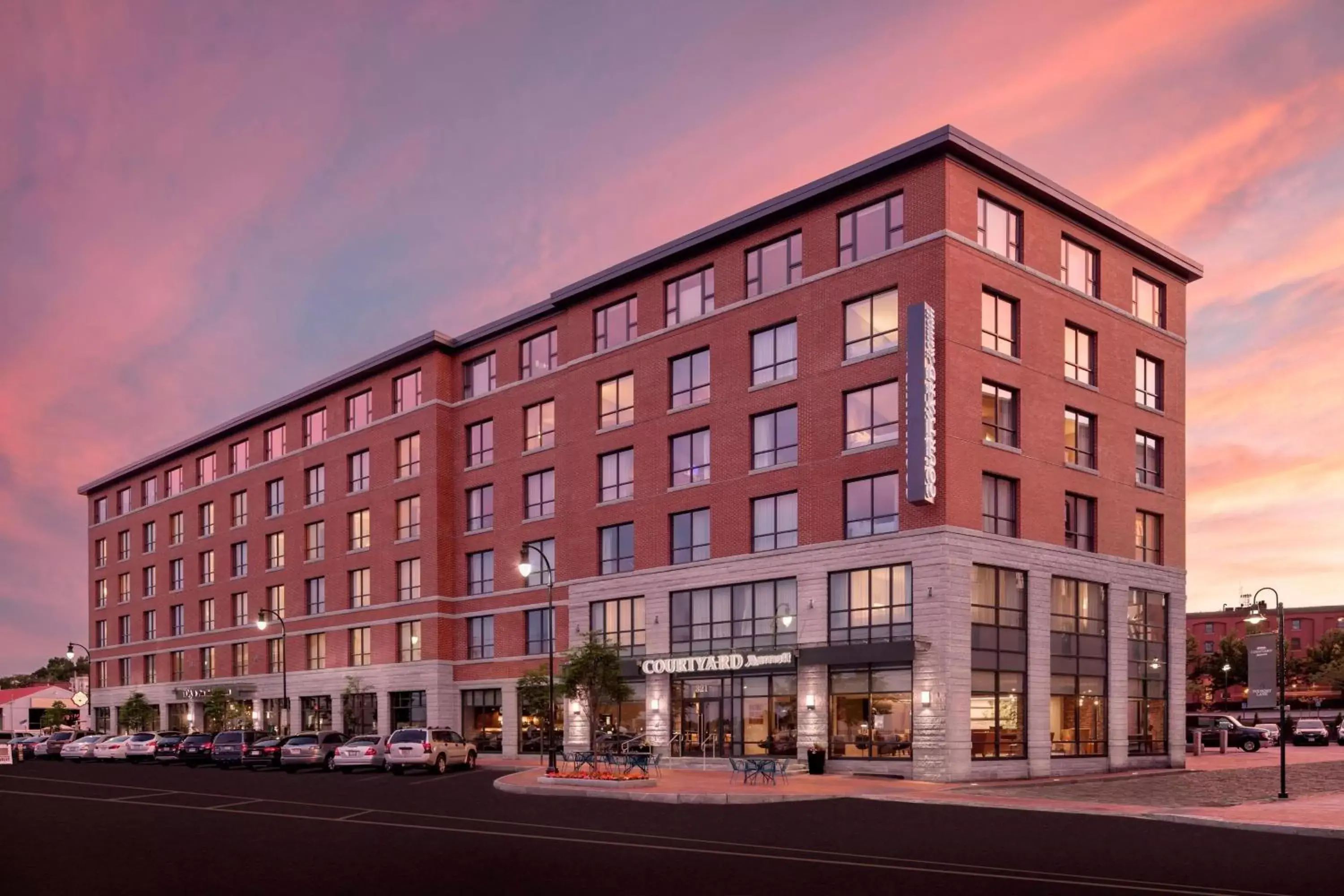 Property Building in Courtyard by Marriott Portland Downtown/Waterfront