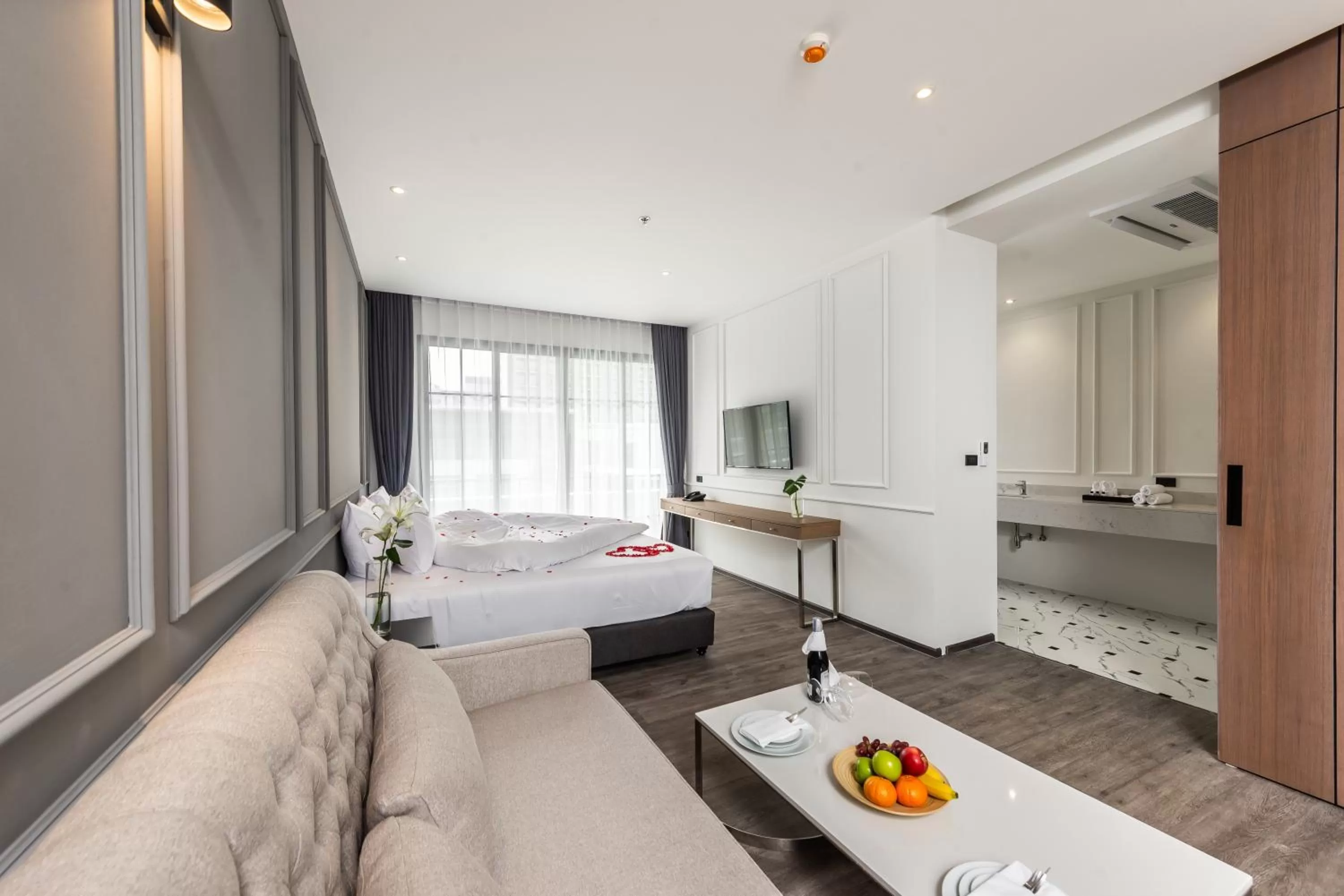 Bedroom, Bed in One Patio Hotel Pattaya - SHA Extra Plus