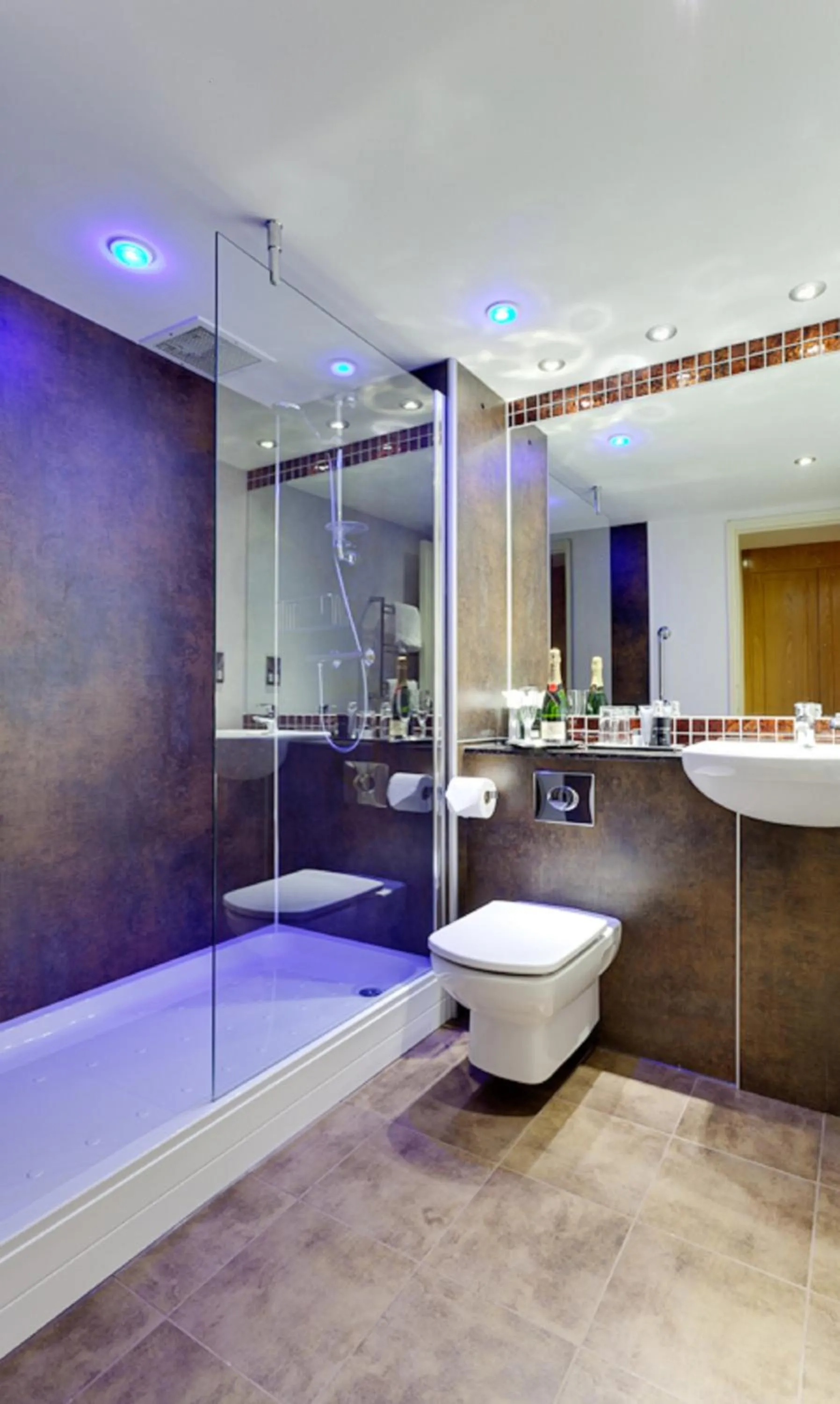 Bathroom in Lea Marston Hotel