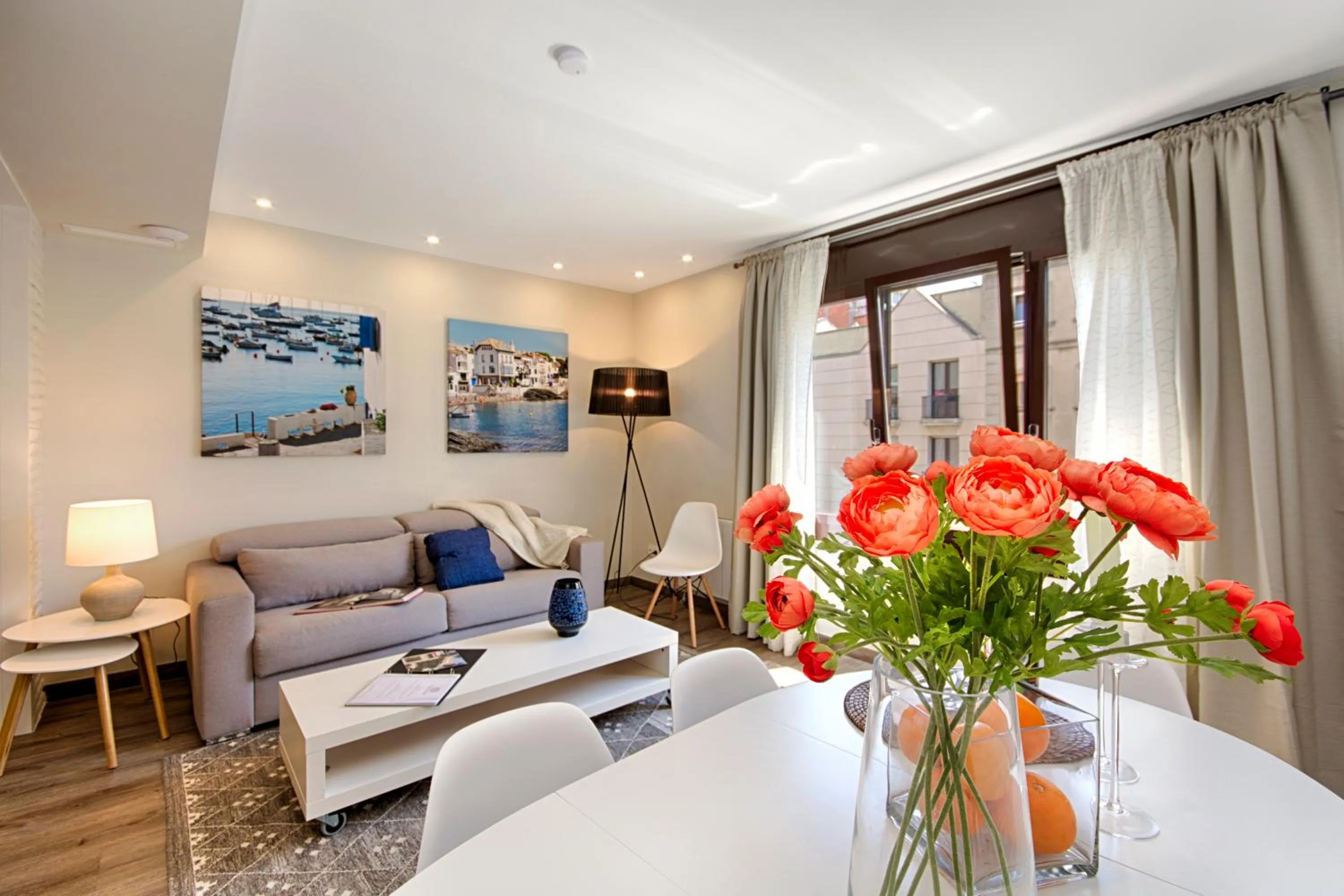 TV and multimedia in Eixample Building Apartments by Mercedes Heritage