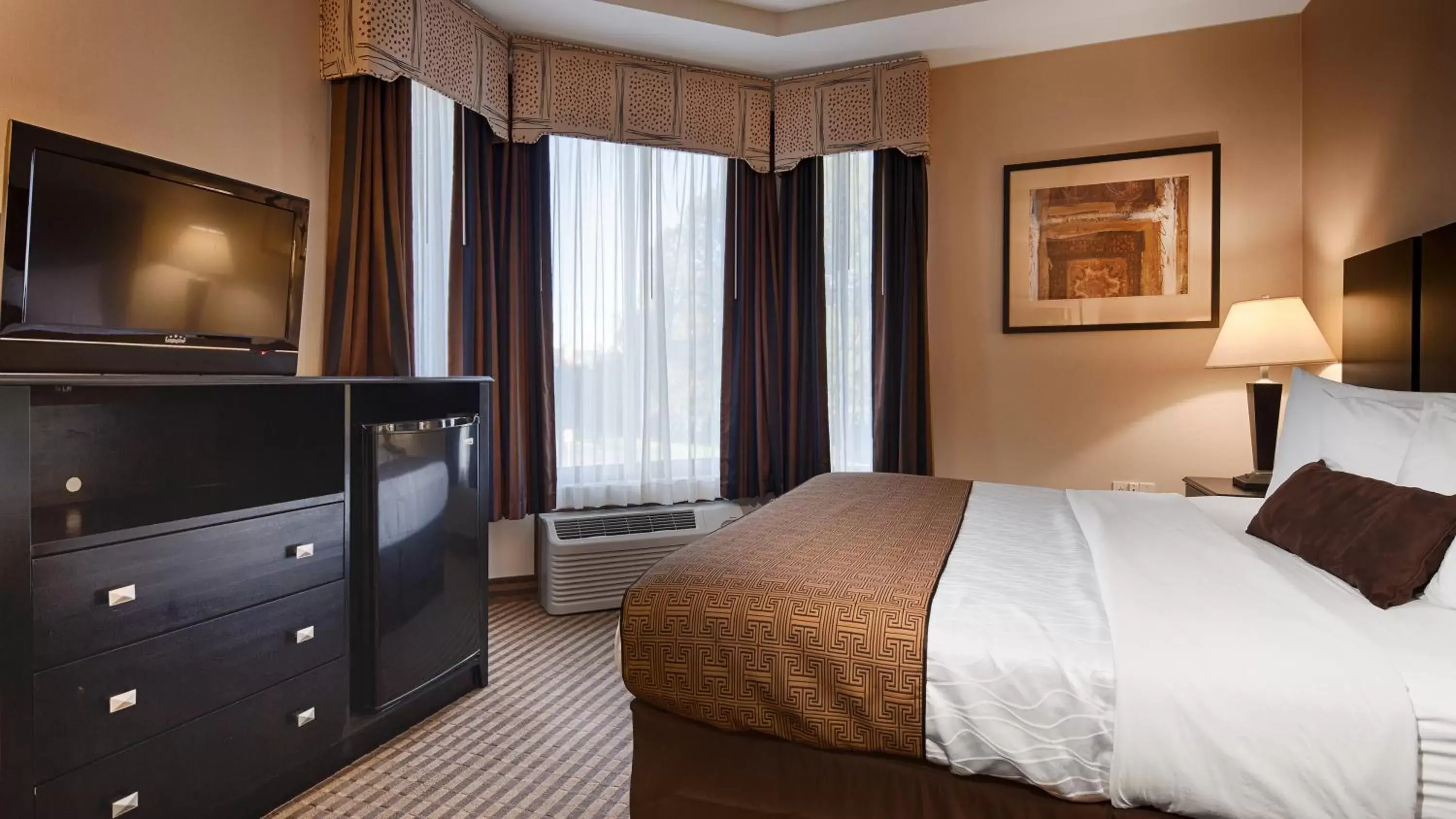 Photo of the whole room, Room Photo in Best Western Dunkirk & Fredonia Inn