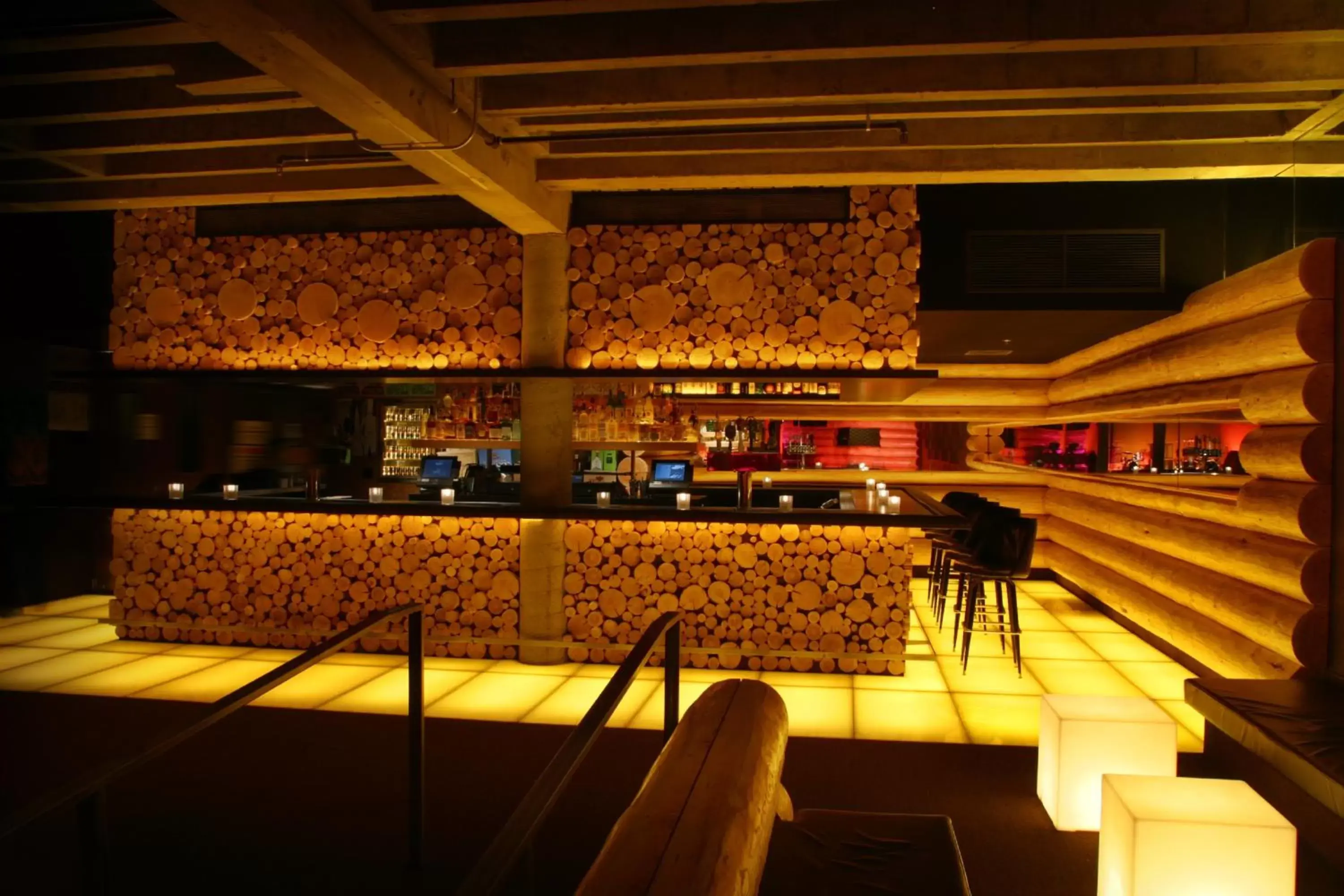 Restaurant/places to eat, Lounge/Bar in Jupiter Hotel