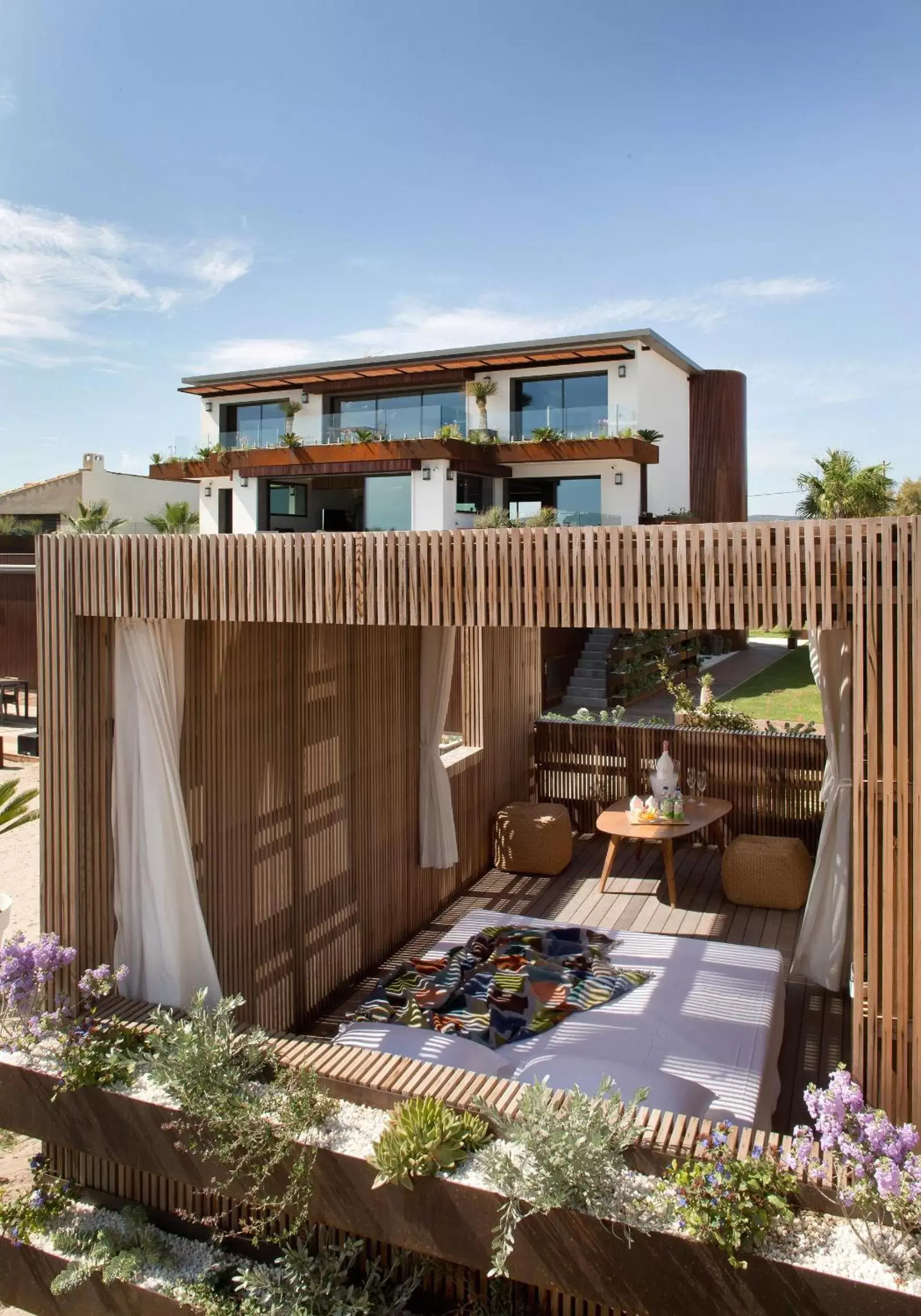 Patio, Pool View in Villa Miramar Frontignan