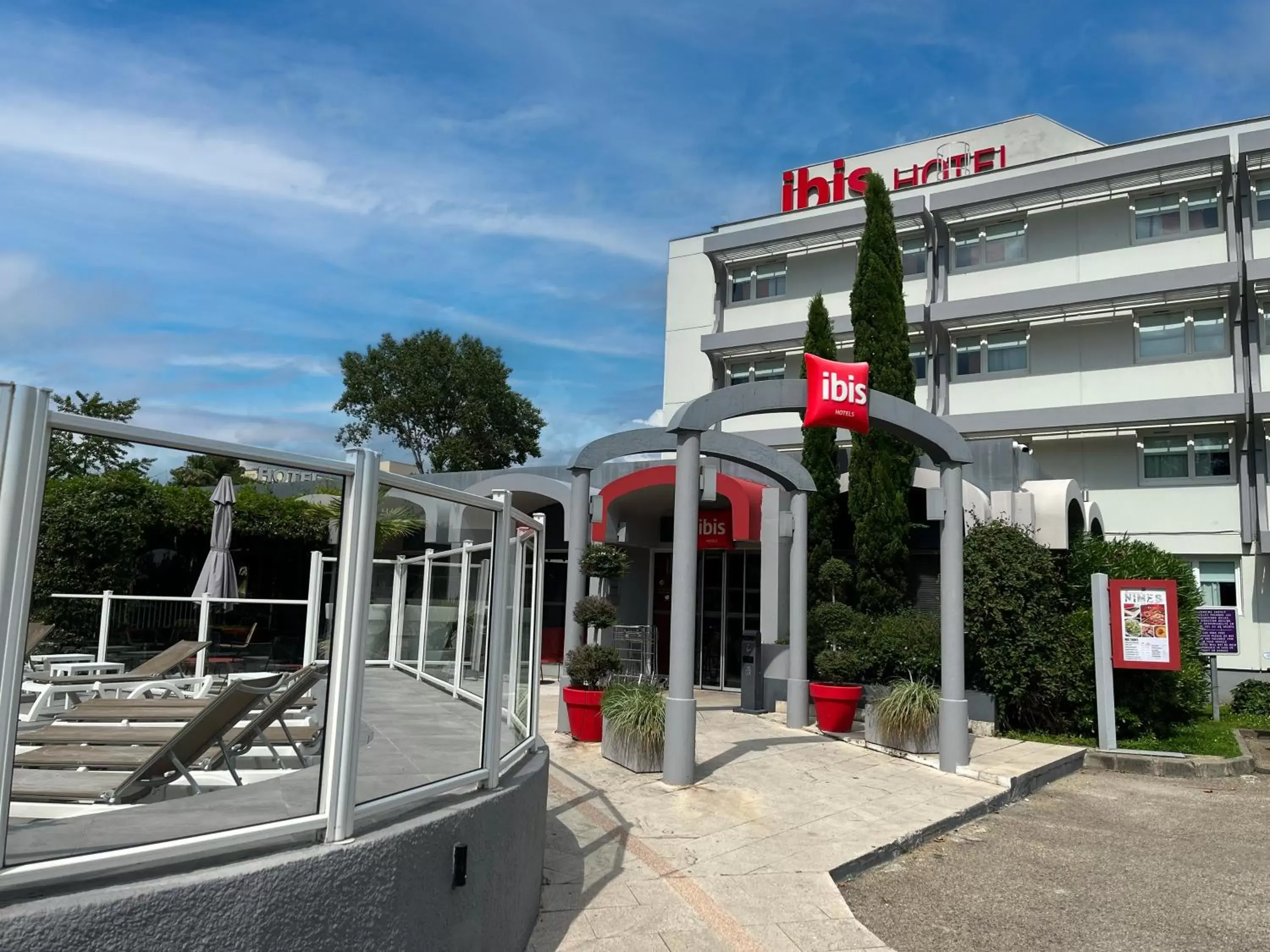 Facade/entrance, Property Building in ibis Nîmes Ouest - A9