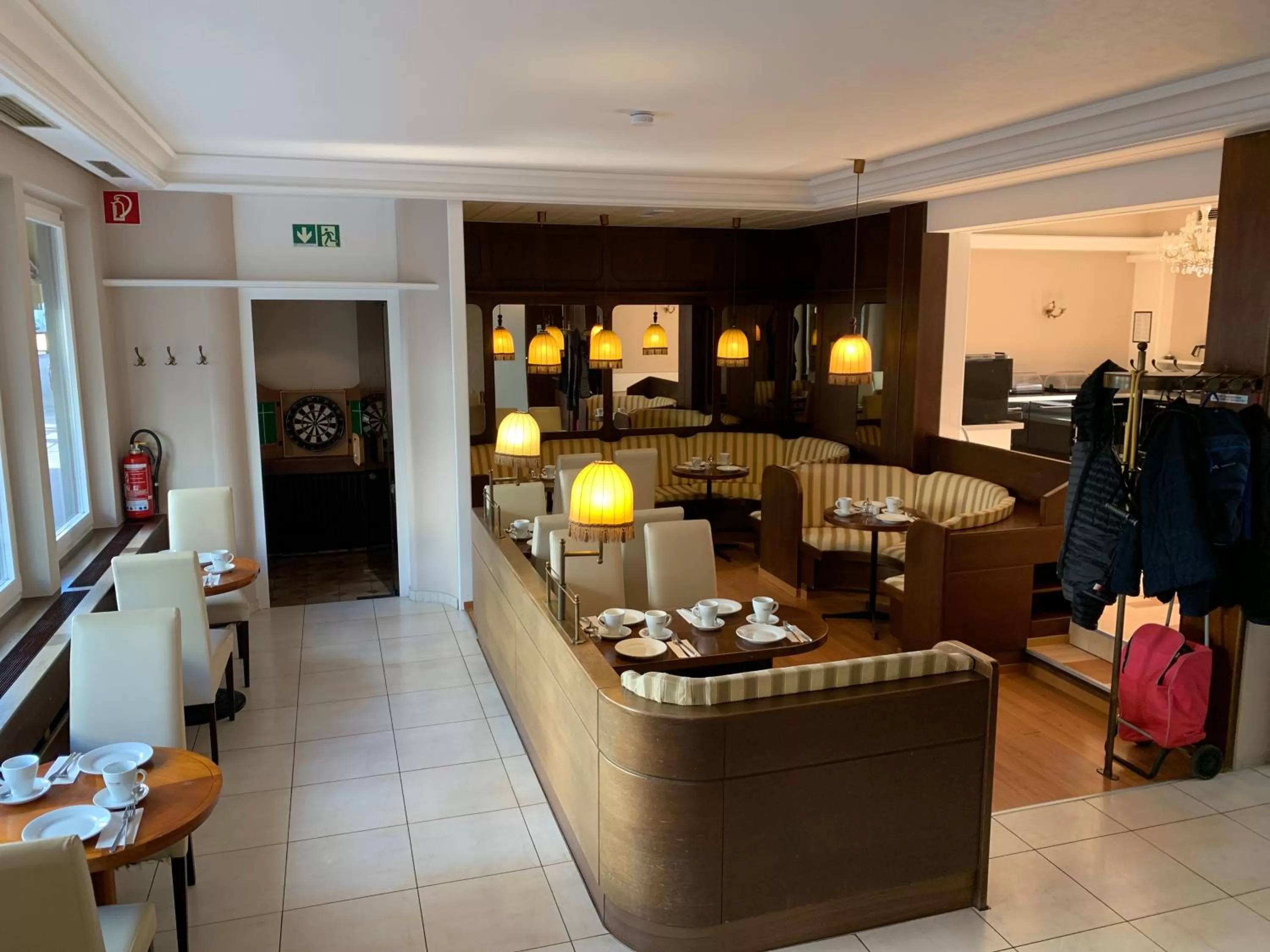 Restaurant/places to eat in Hafner Hotel- Apartment