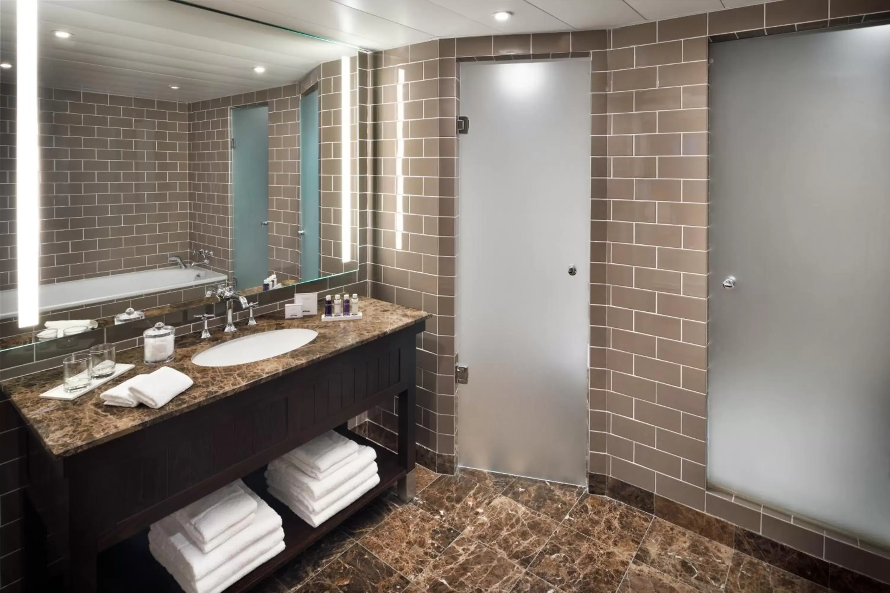 Shower, Bathroom in Hôtel Columbus Monte Carlo