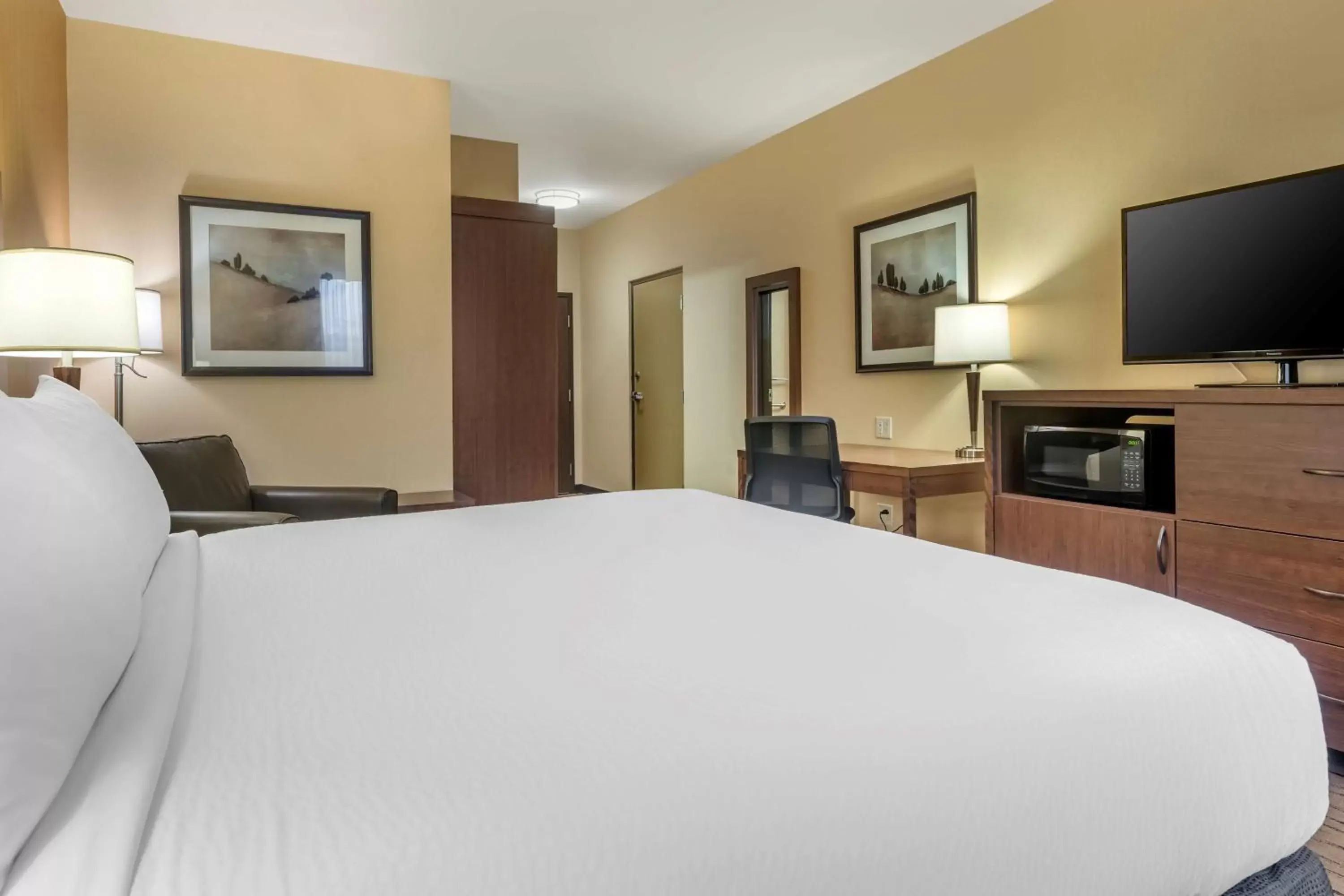 Bedroom, Bed in Best Western Plus, Bathurst Hotel & Suites