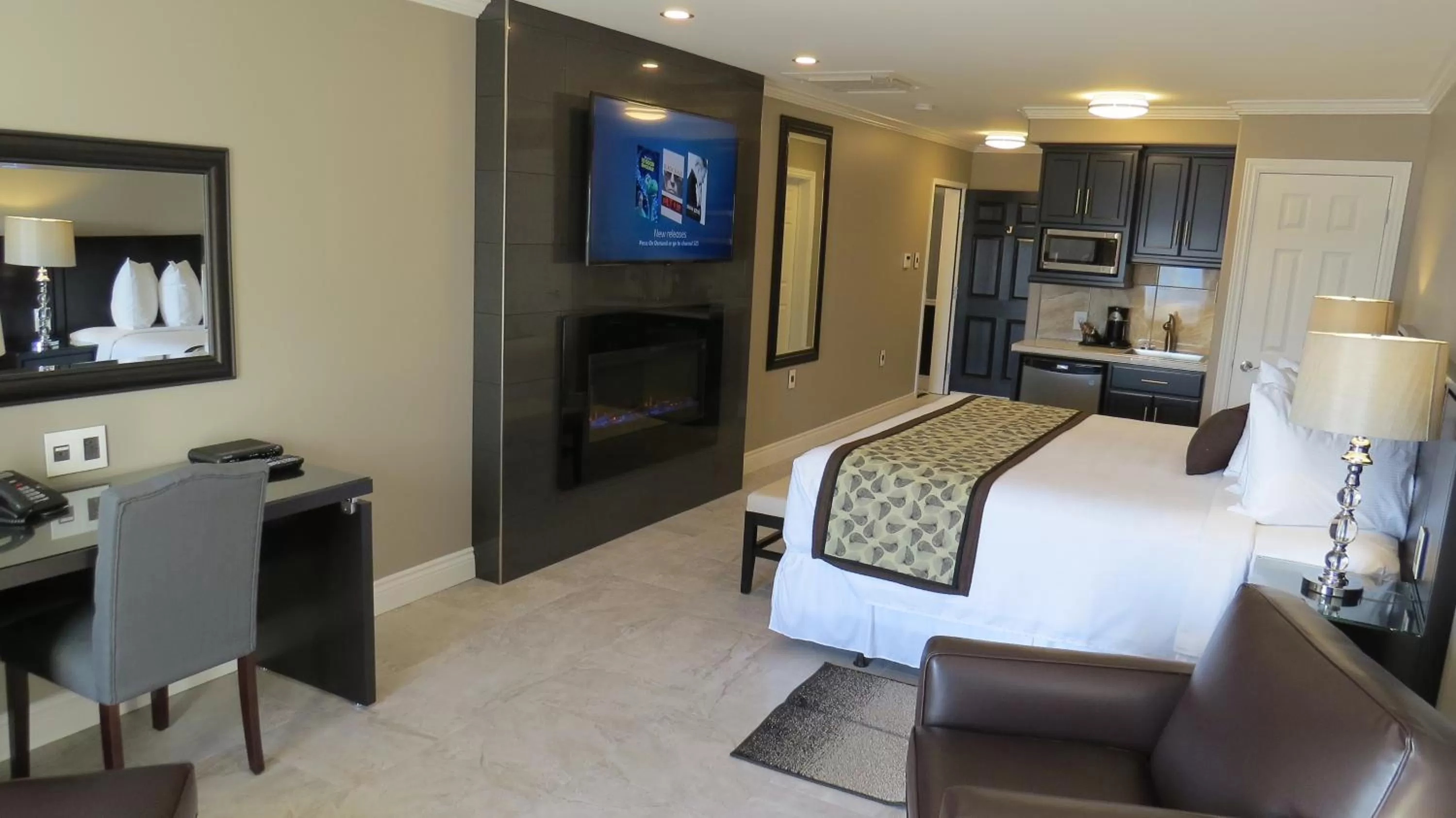 TV/Entertainment Center in Dockside Suites