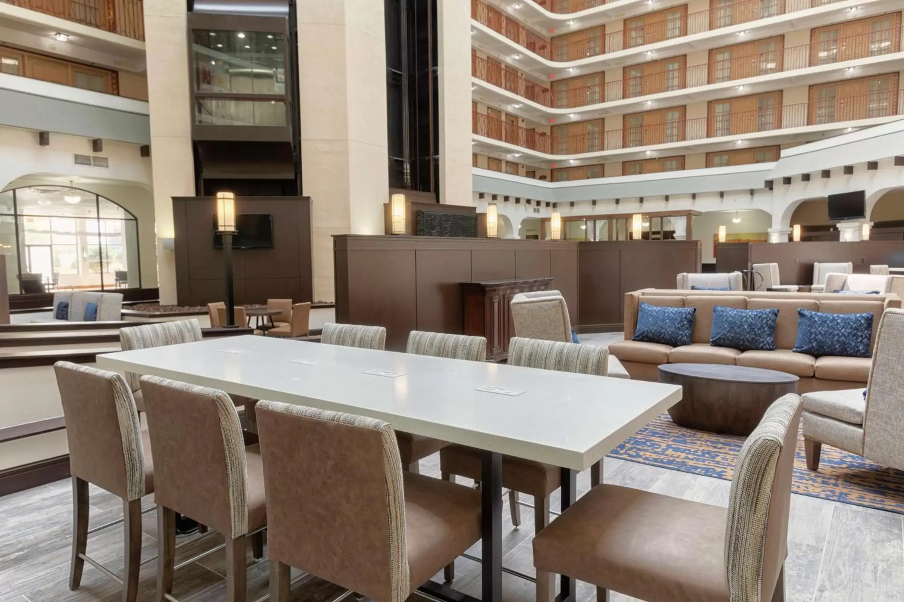 Lobby or reception in Embassy Suites by Hilton Tulsa I-44
