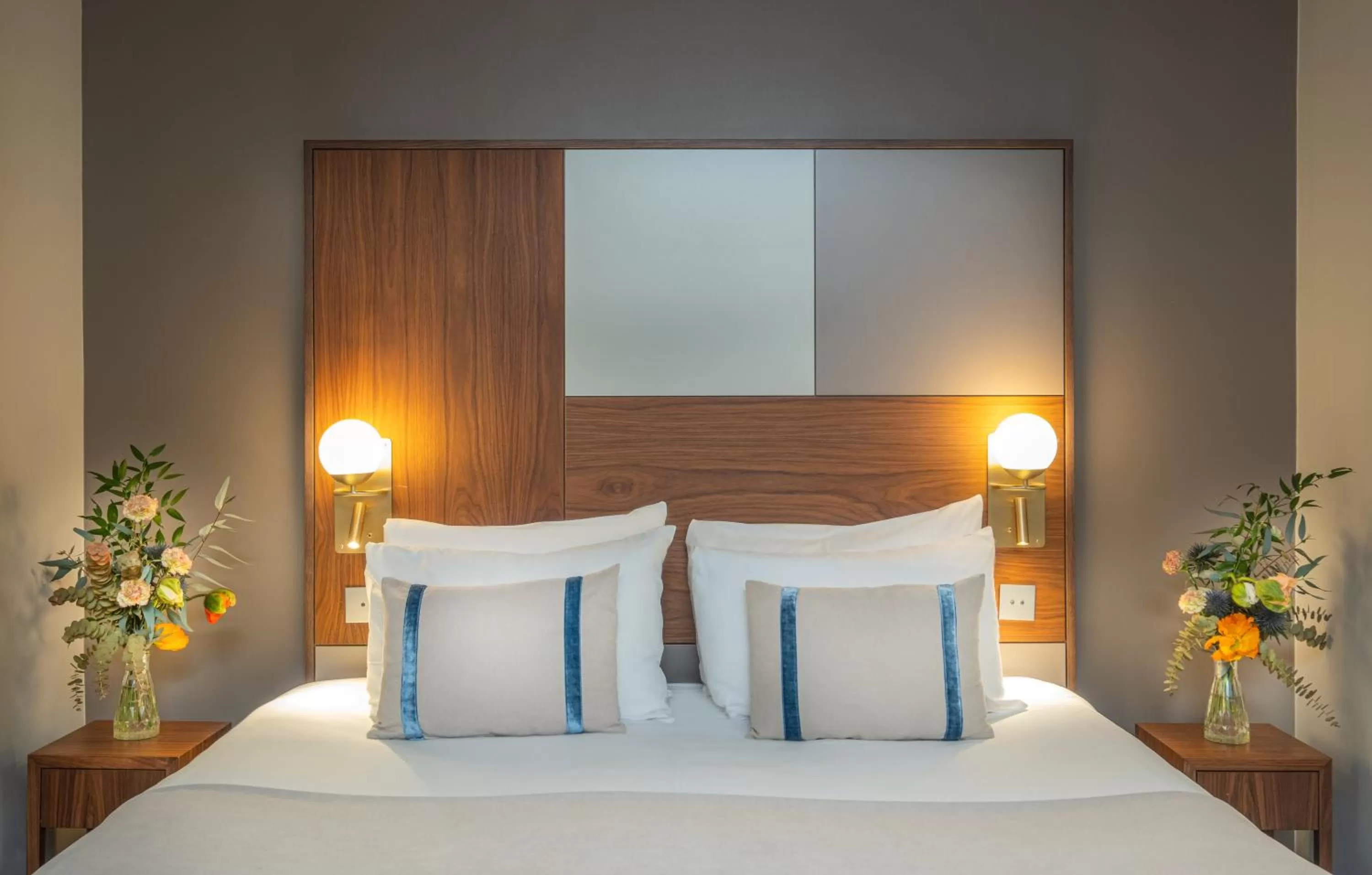 Bedroom, Bed in Hôtel Le Tourville by Inwood Hotels