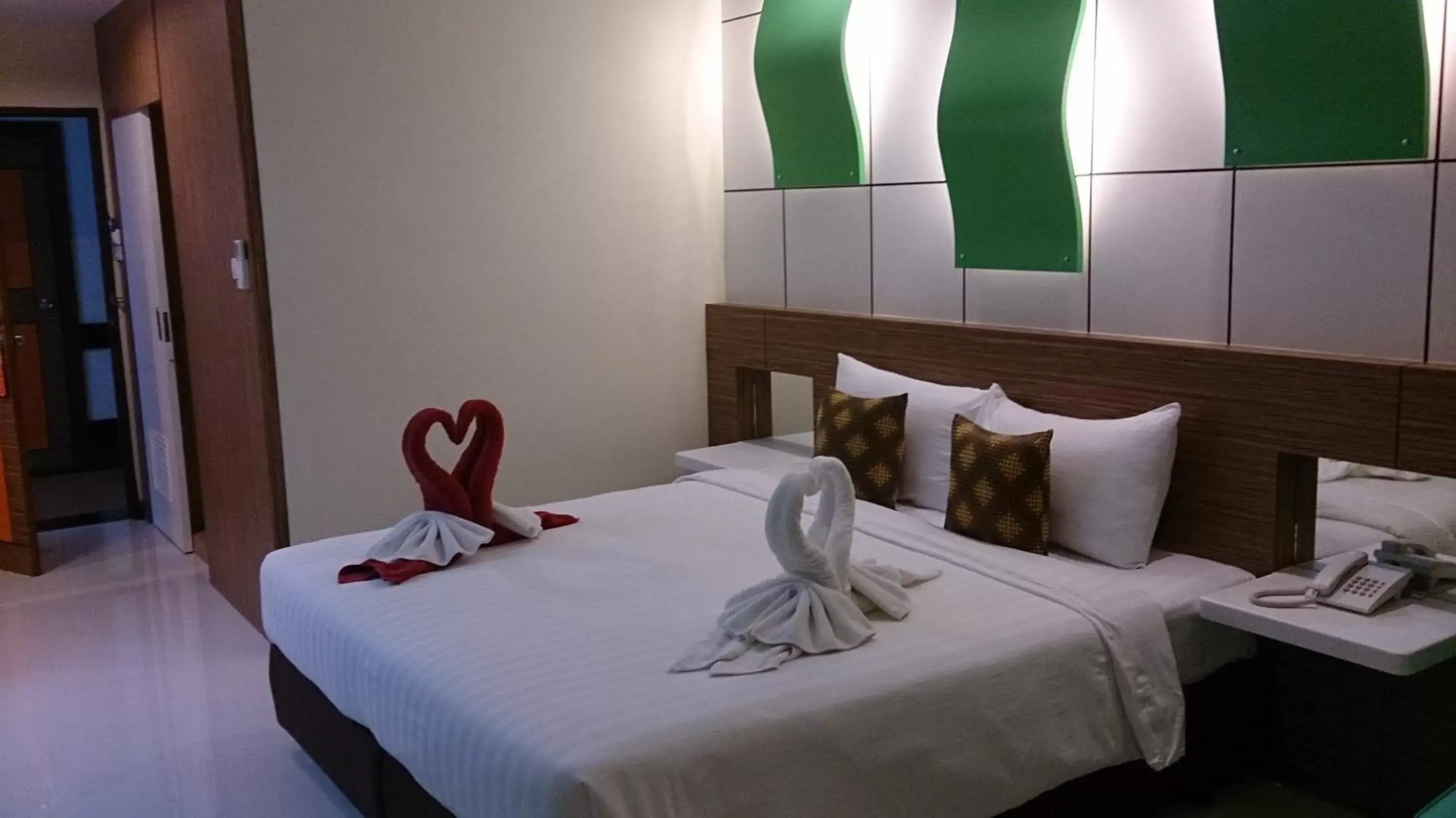 Superior Double or Twin Room in The Camelot Hotel Pattaya Superior Double or Twin Room in The Camelot Hotel Pattaya