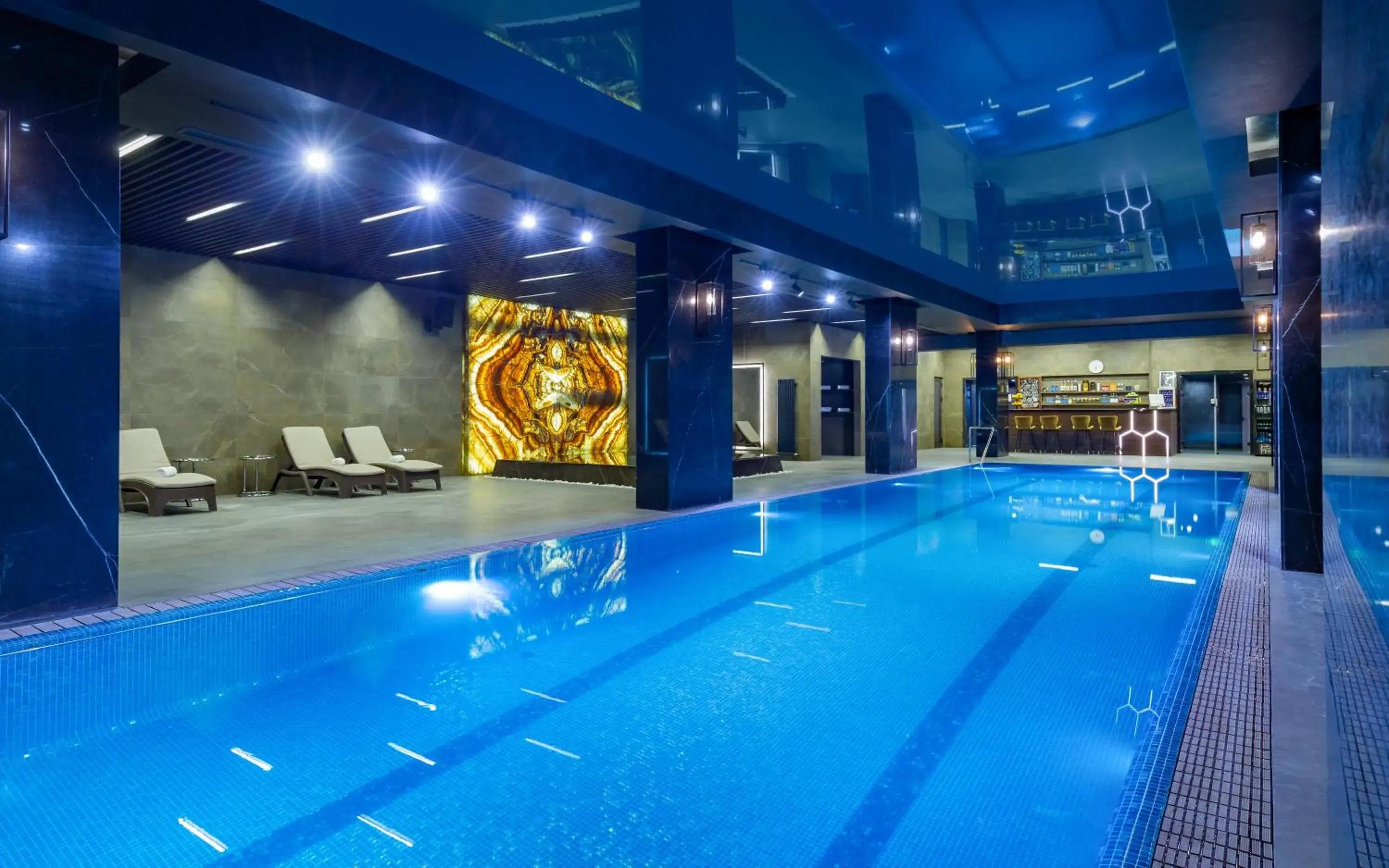 Swimming Pool in Mercure Tashkent