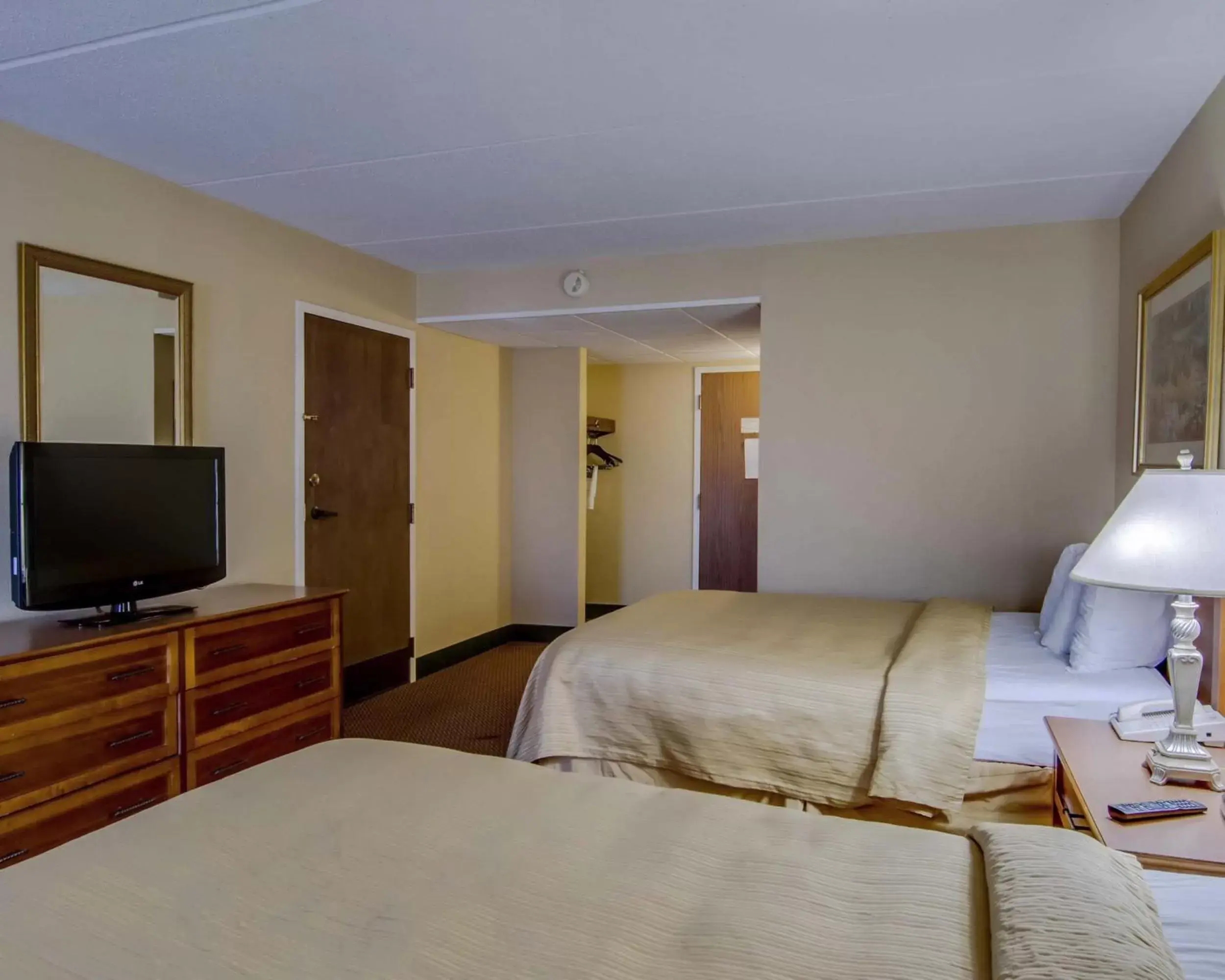 Double Room with Two Double Beds - Non-Smoking in Quality Hotel and Conference Center