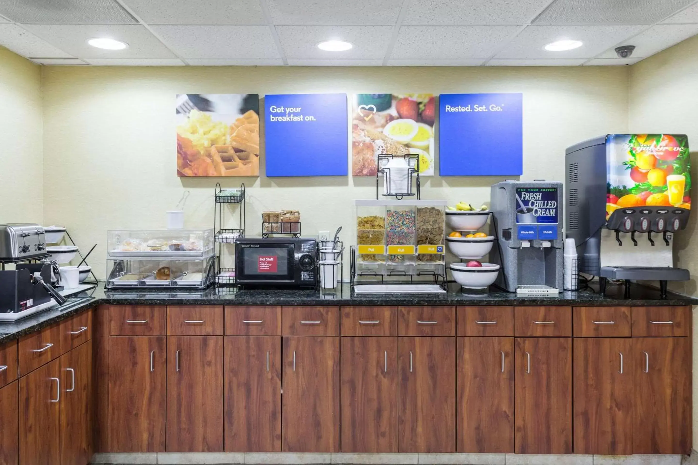 Restaurant/places to eat in Comfort Inn Decatur Priceville