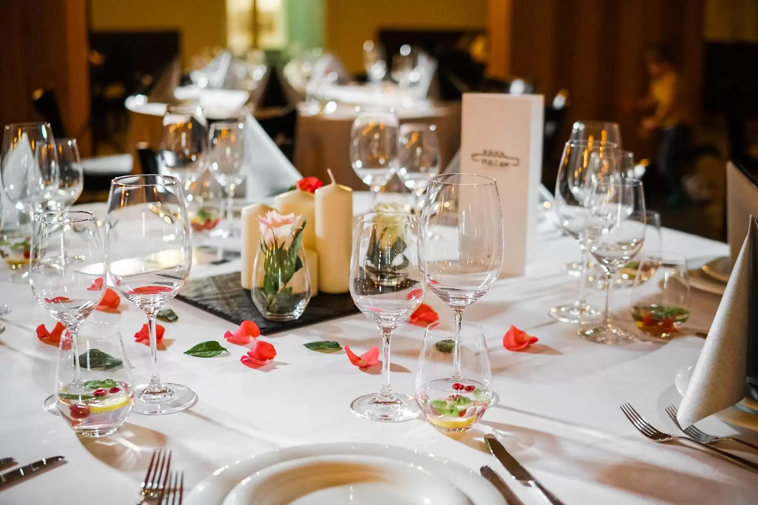 Restaurant/places to eat in Vulcan Hotel Restaurant/places to eat in Vulcan Hotel