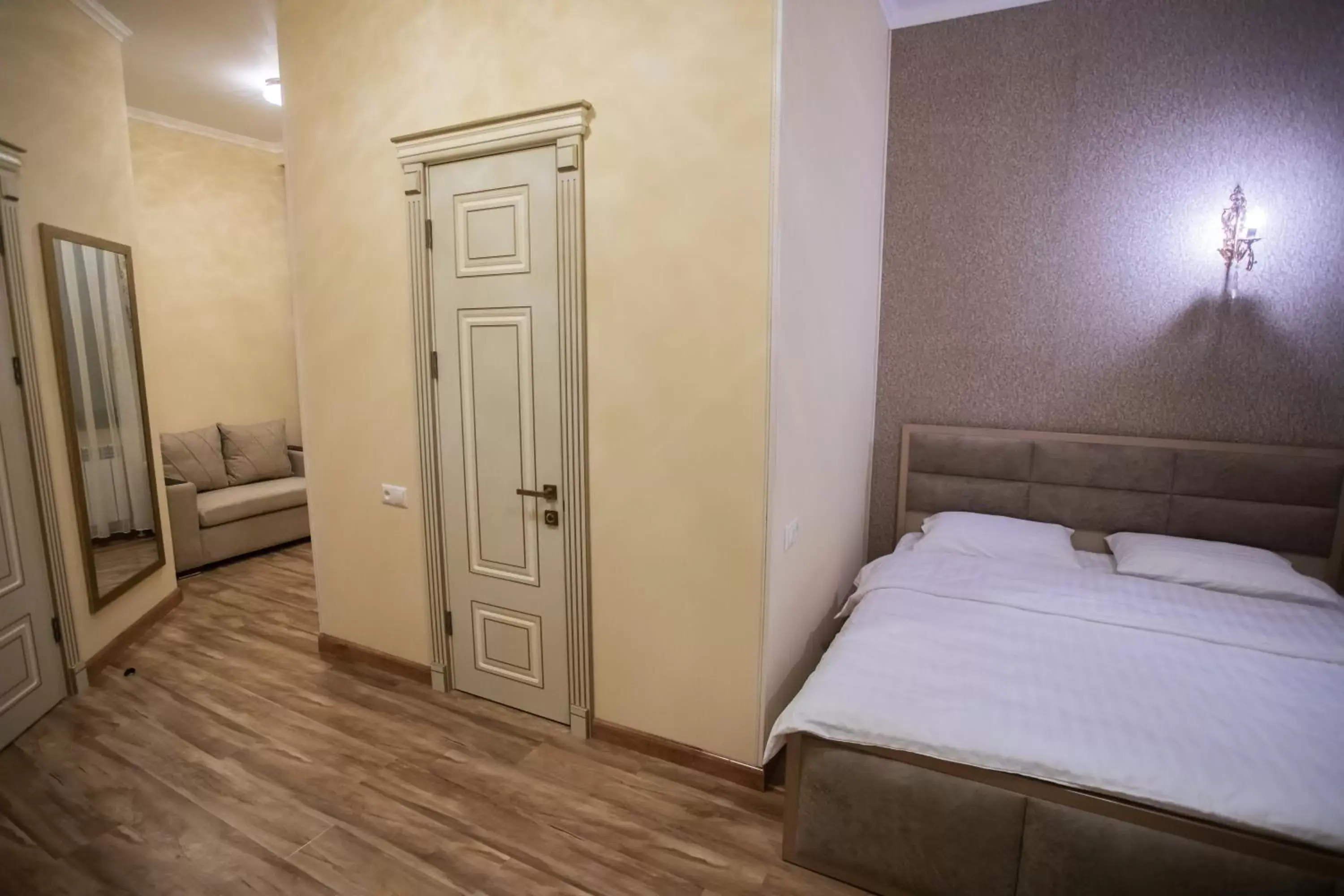 Suite in Nork Hotel Suite in Nork Hotel