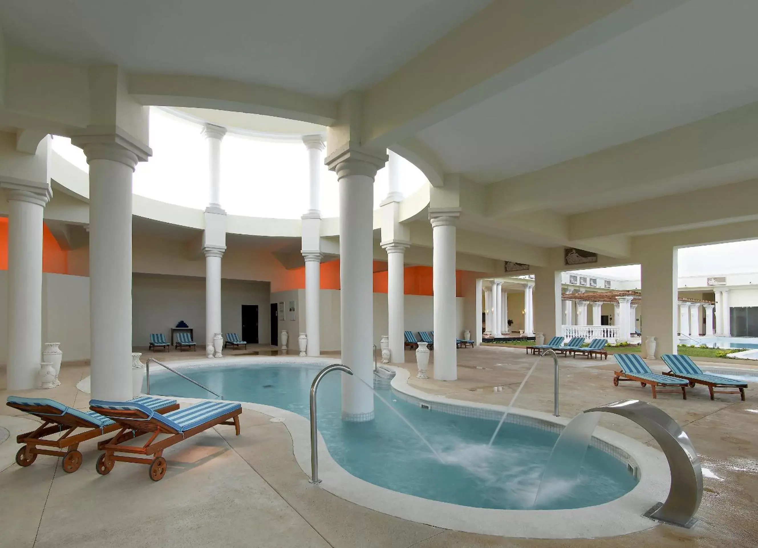 Spa and wellness centre/facilities, Swimming Pool in Grand Palladium Lady Hamilton Resort & Spa - All Inclusive