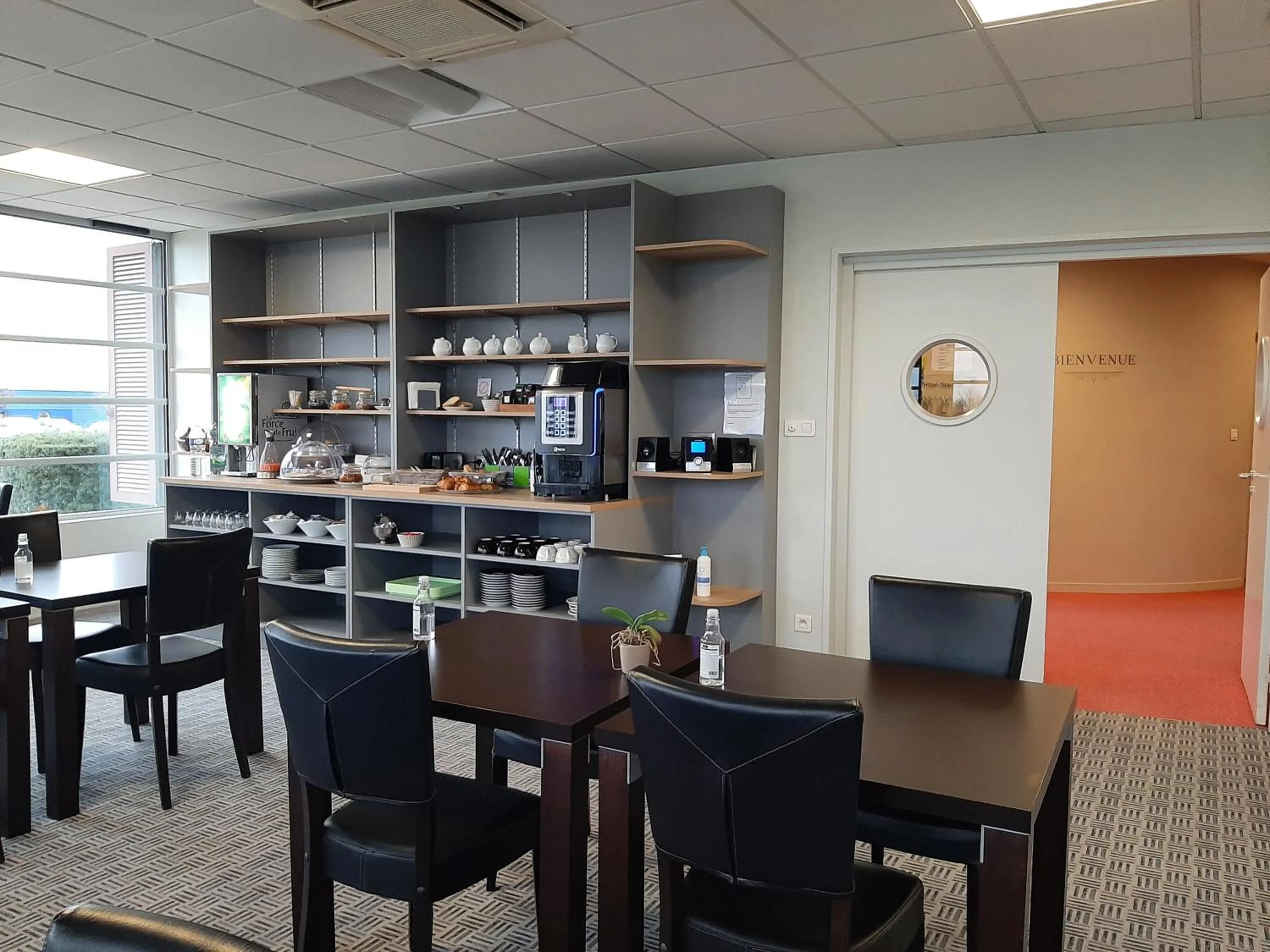 Breakfast in Cit'Hotel Talencia