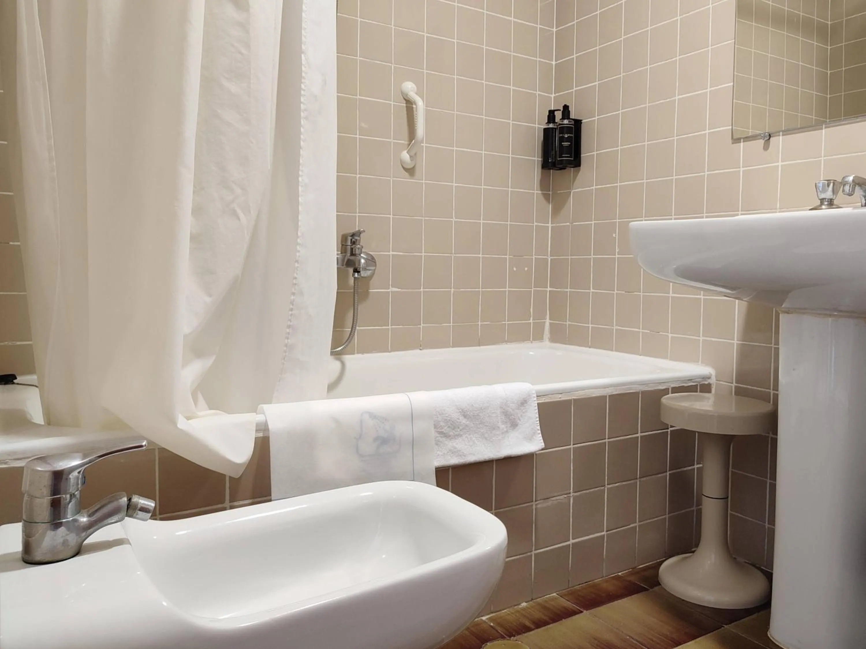 Bathroom in Hotel Porto