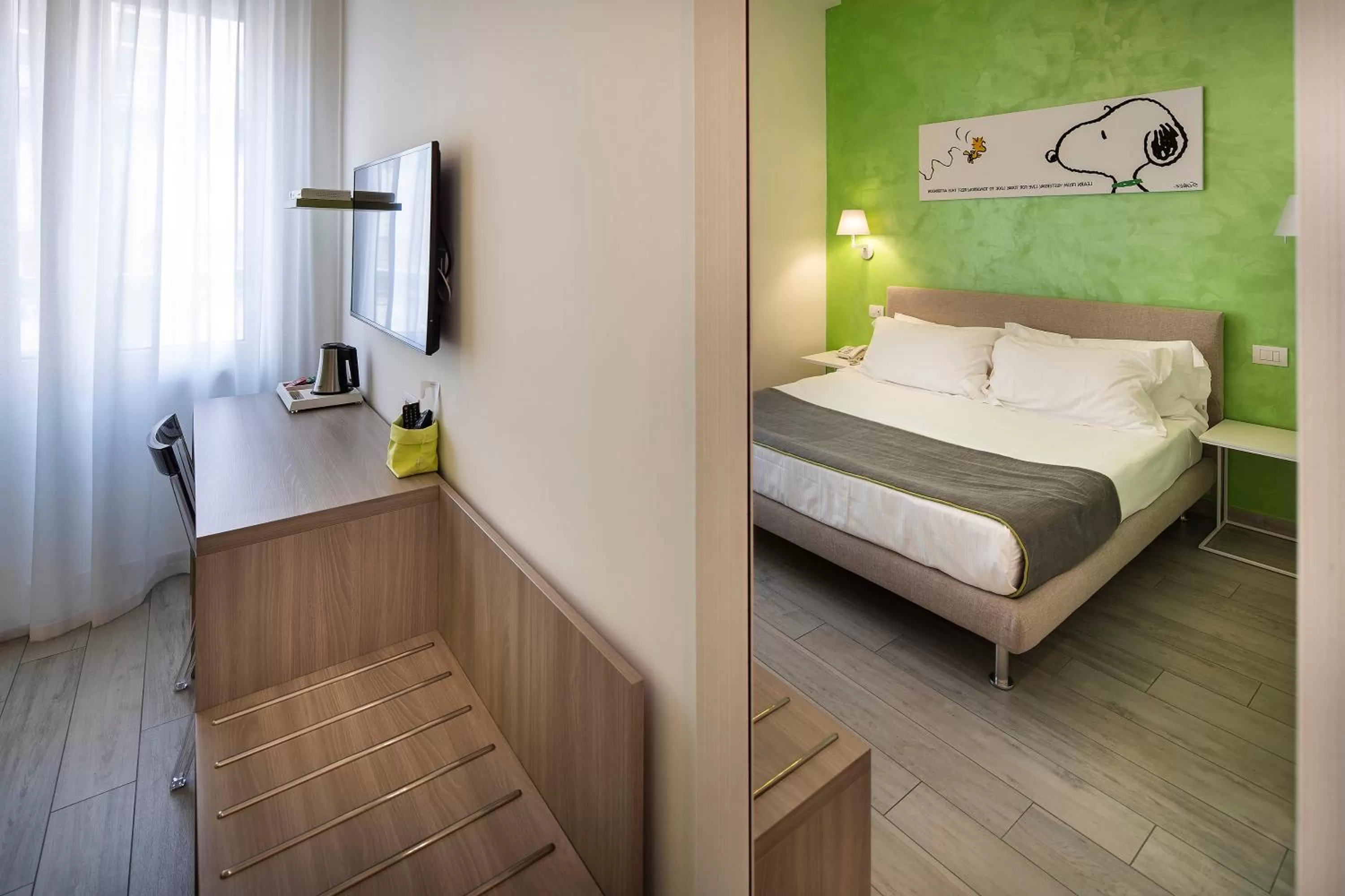 TV and multimedia, Bed in IstayinToledo Luxury Guest House