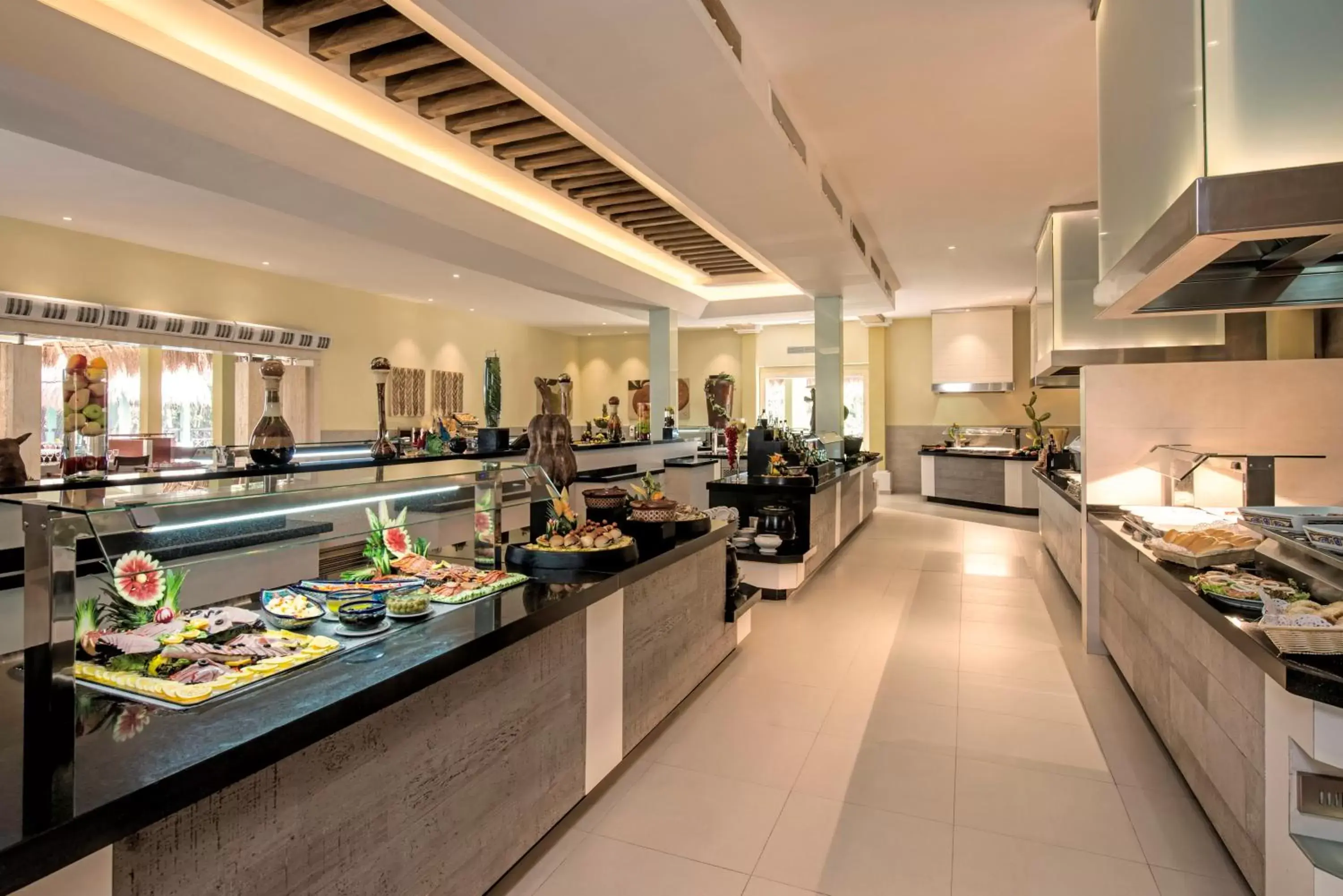 Restaurant/places to eat, Food in Iberostar Quetzal