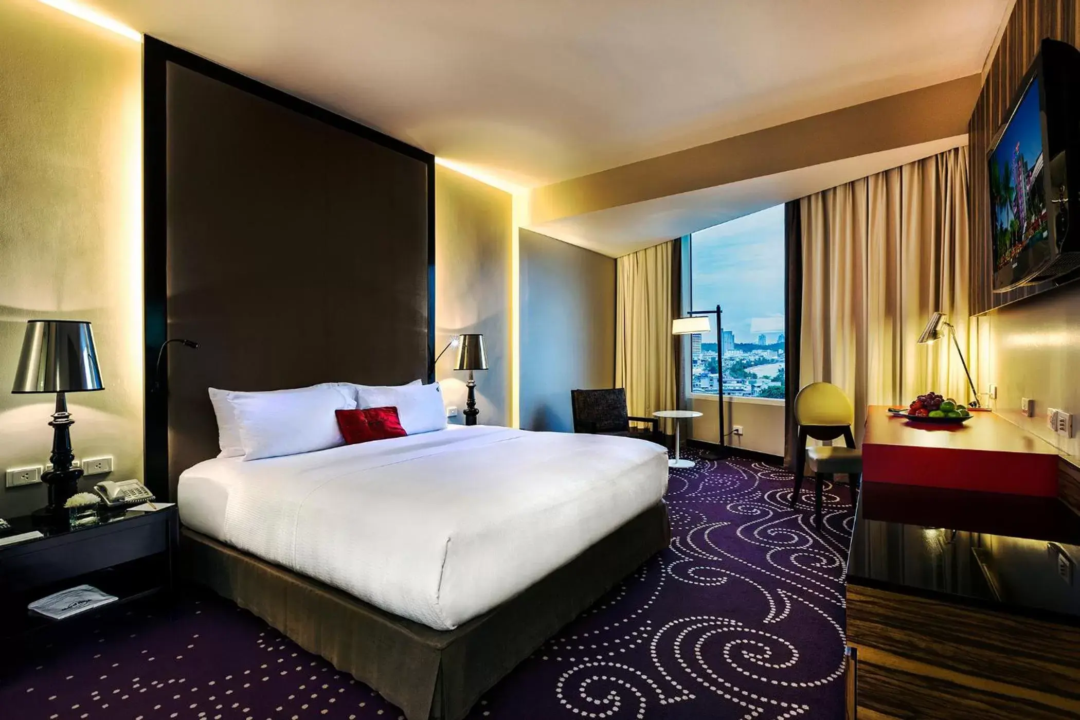 Bed in Hard Rock Hotel Pattaya (SHA Plus)