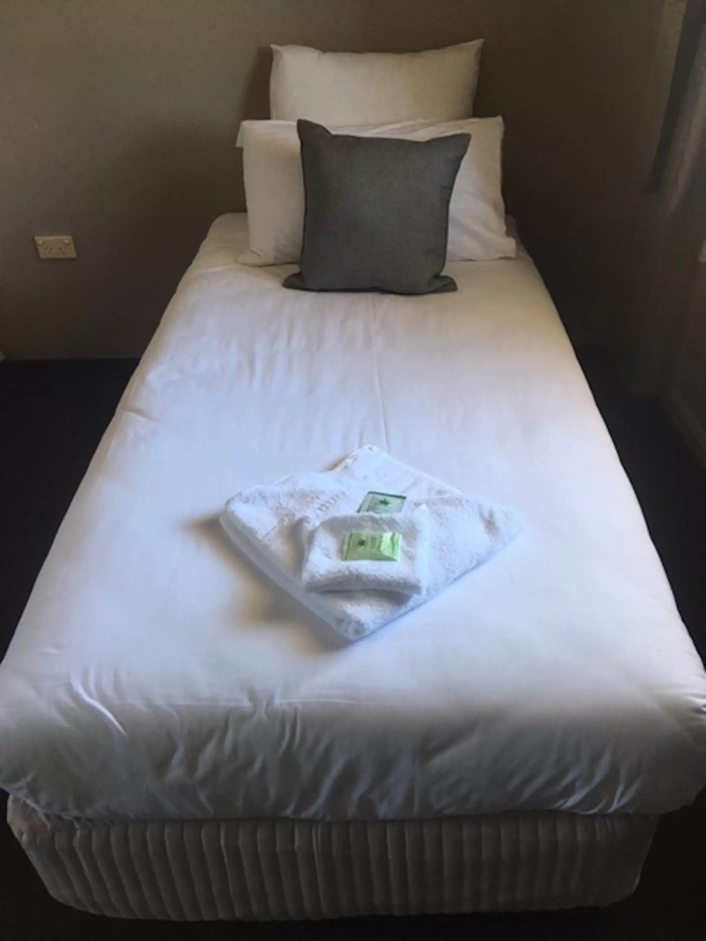 Bedroom, Bed in Commercial Hotel Motel Lithgow