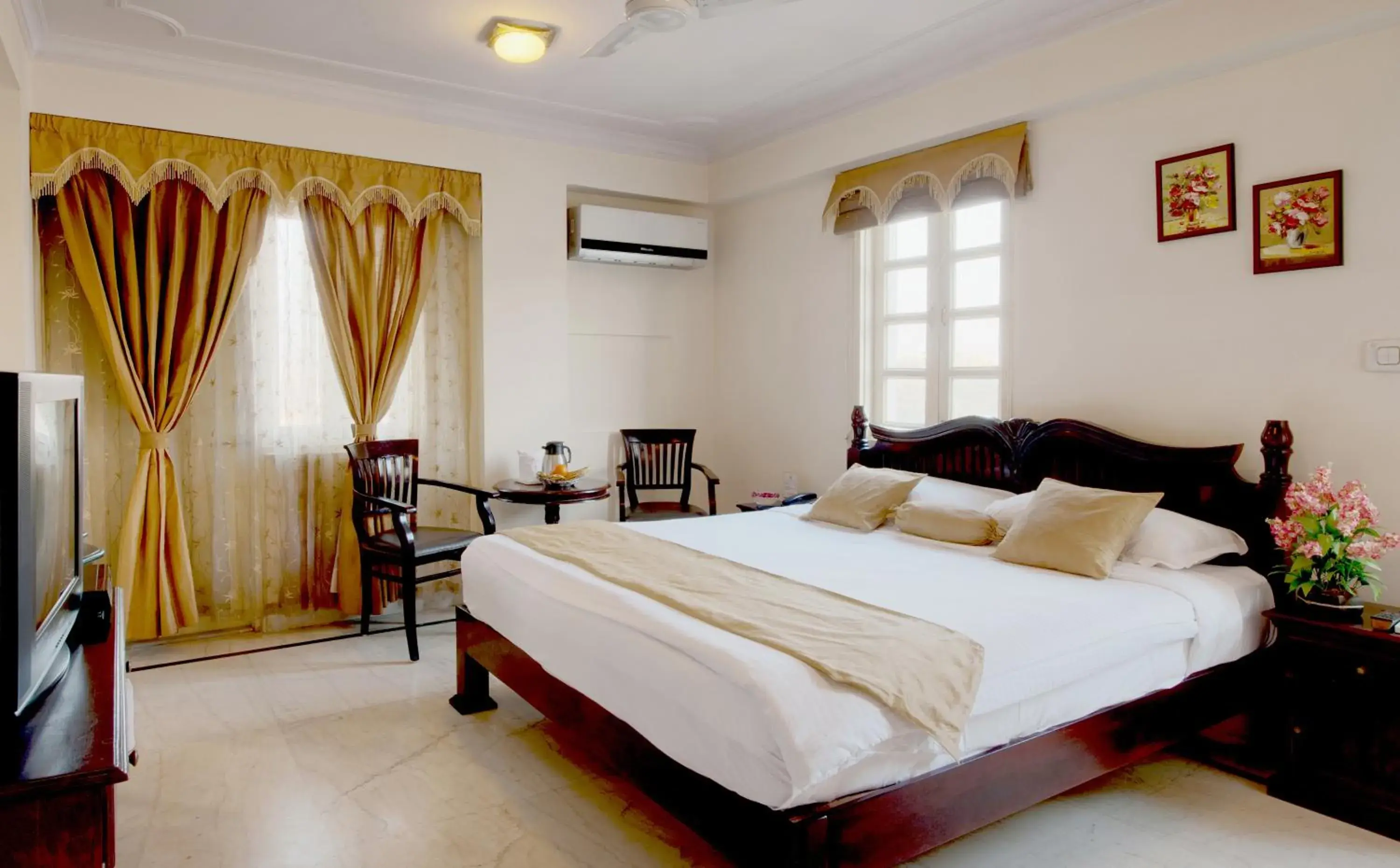 Bed in Hari Mahal Palace by Pachar Group