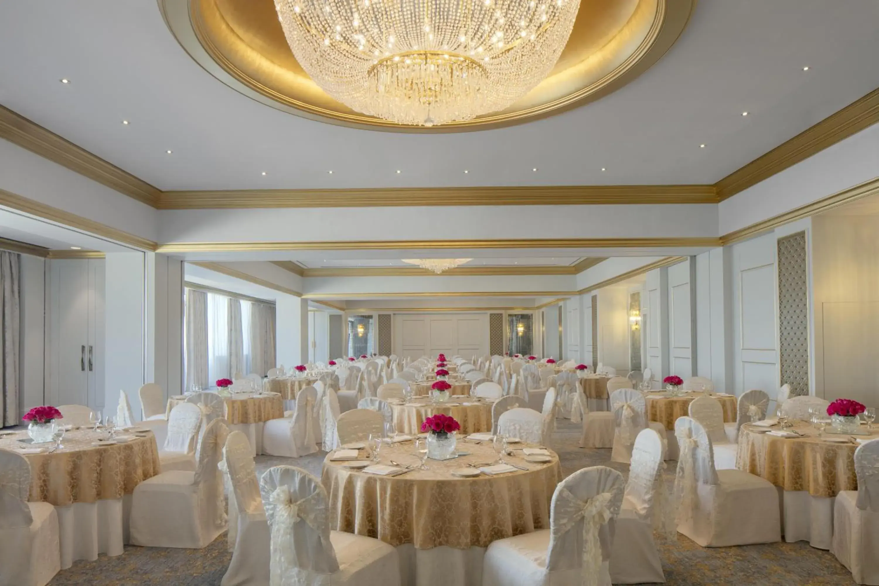 Banquet/Function facilities, Banquet Facilities in Radisson Blu Hotel, Dubai Deira Creek
