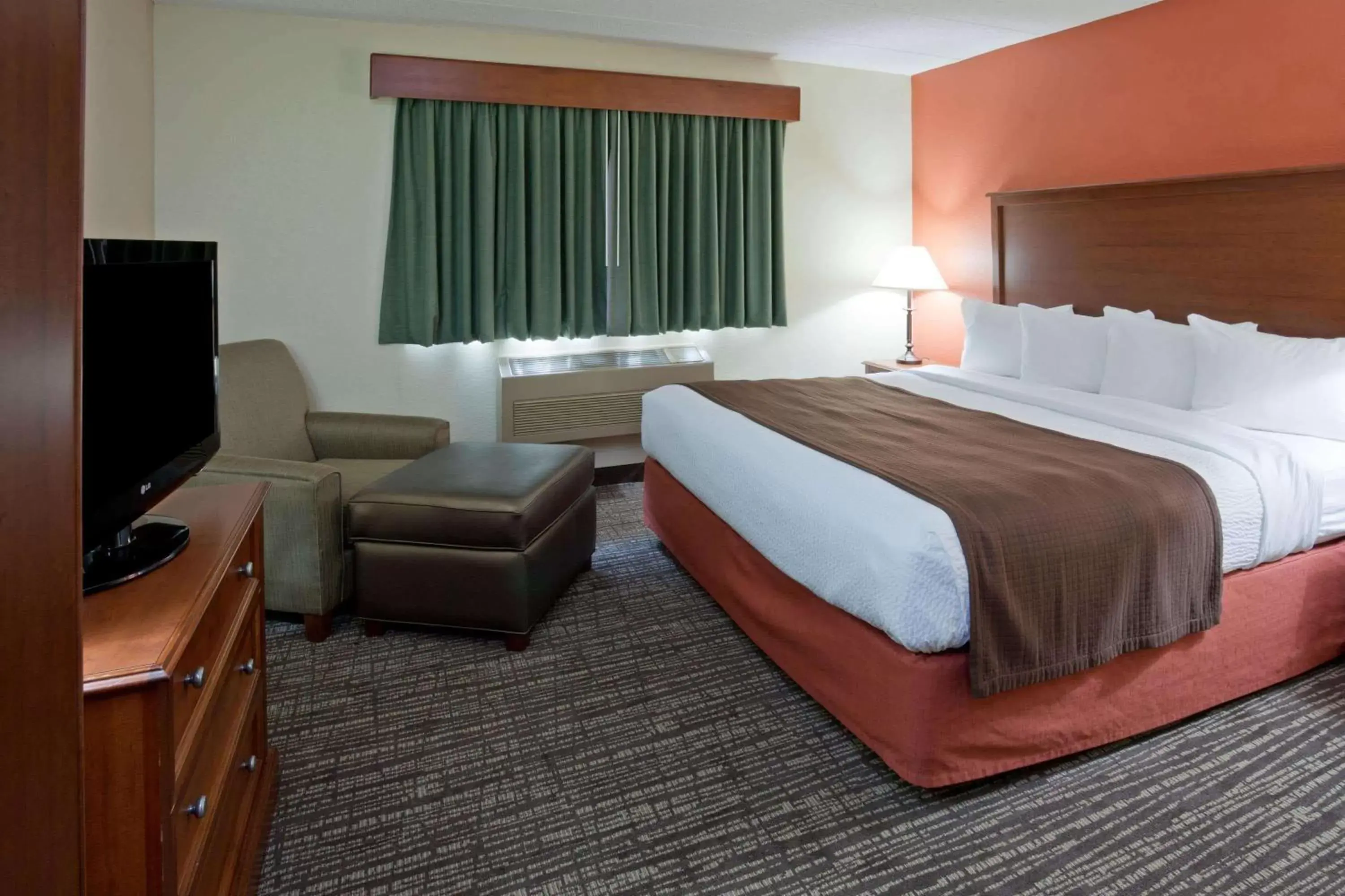 Photo of the whole room, Bed in AmericInn by Wyndham Alexandria