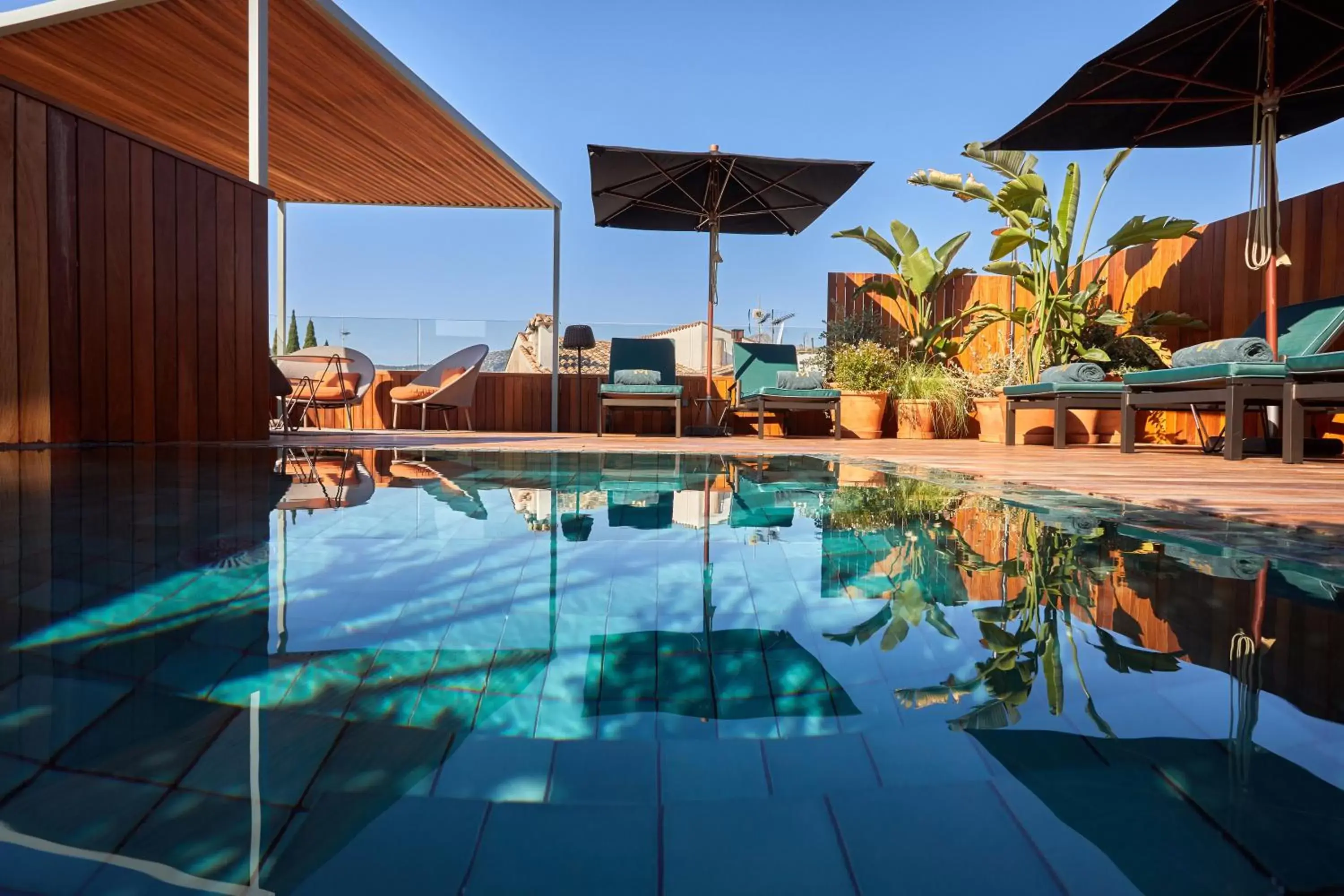 Solarium, Swimming Pool in Mon Boutique Hotel