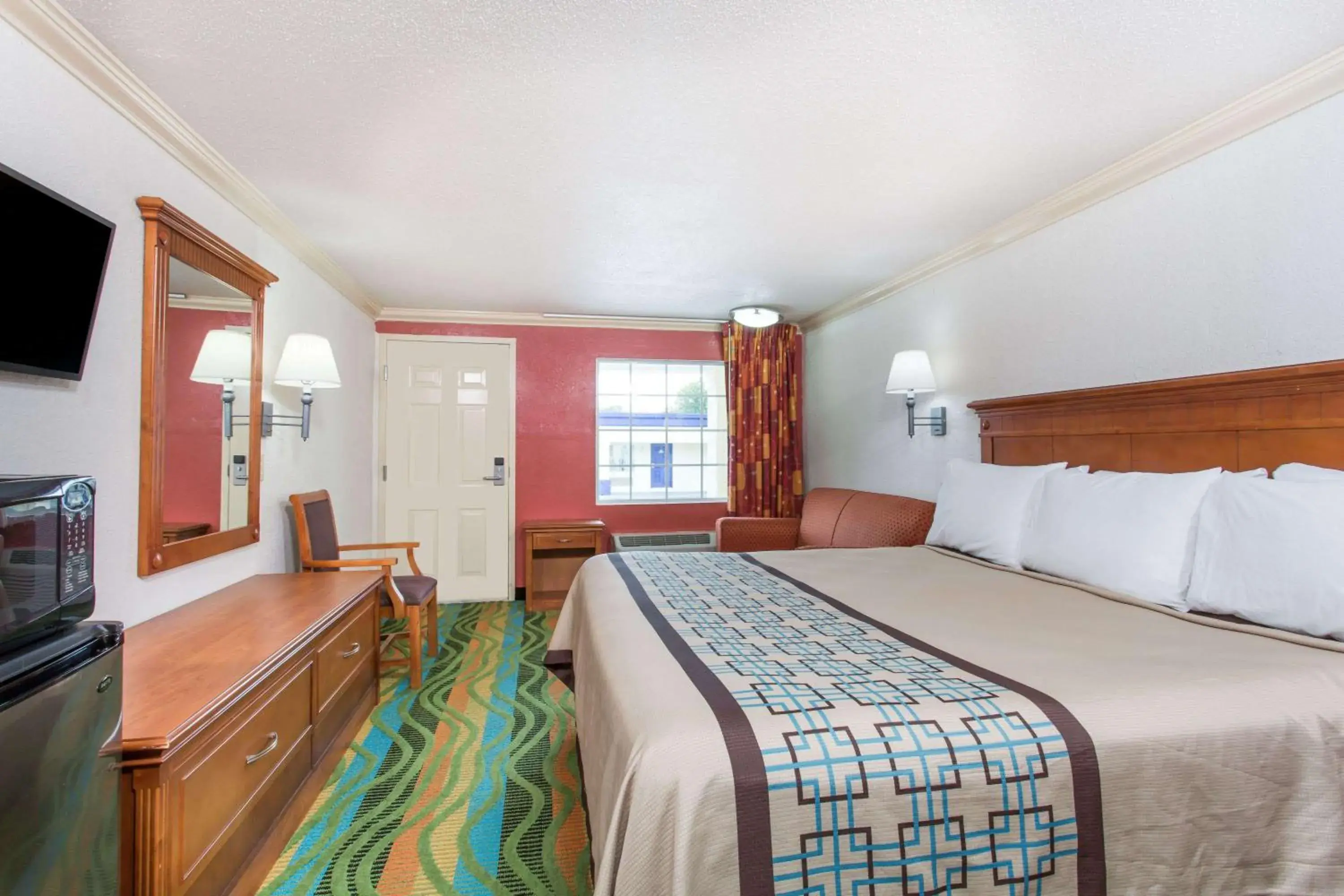 Photo of the whole room, Bed in Days Inn by Wyndham Virginia Beach Town Center