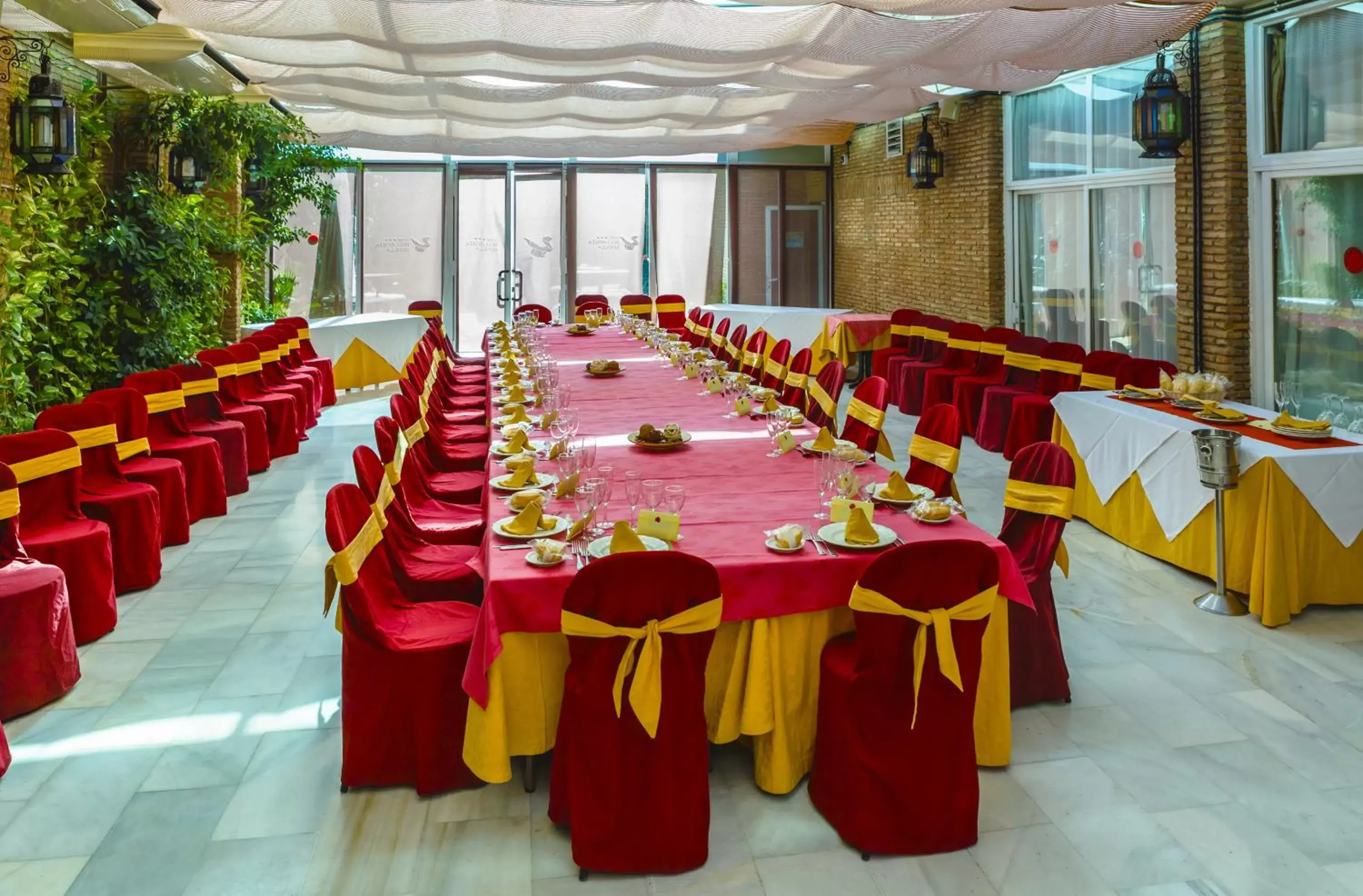Restaurant/places to eat, Banquet Facilities in Bellavista Sevilla
