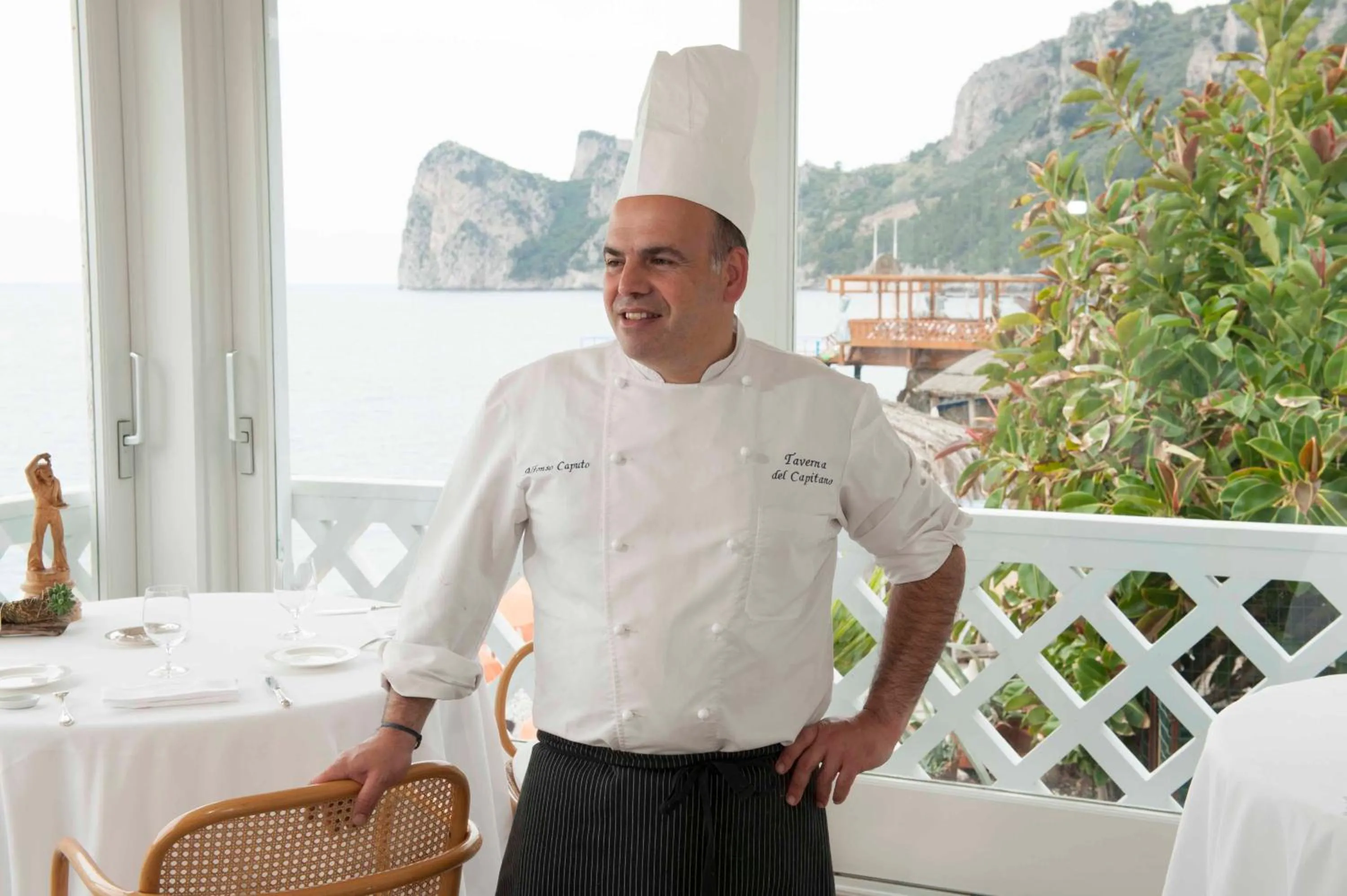Staff in Taverna Del Capitano