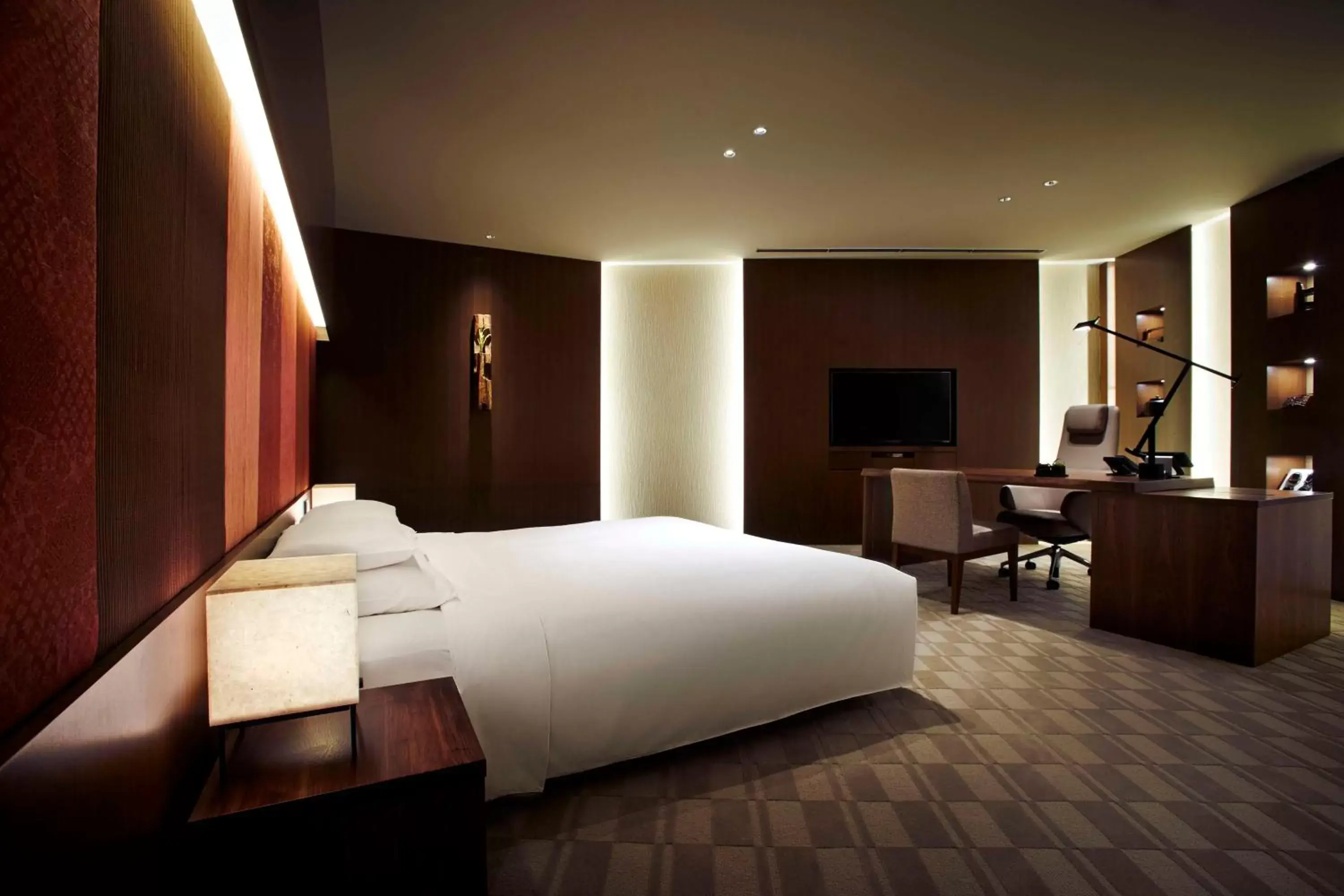 Photo of the whole room, Bed in Hyatt Regency Kyoto