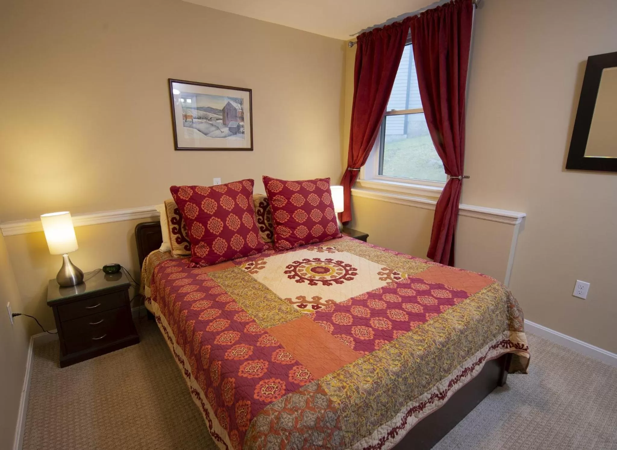 Photo of the whole room, Bed in Winterplace on Okemo Mountain