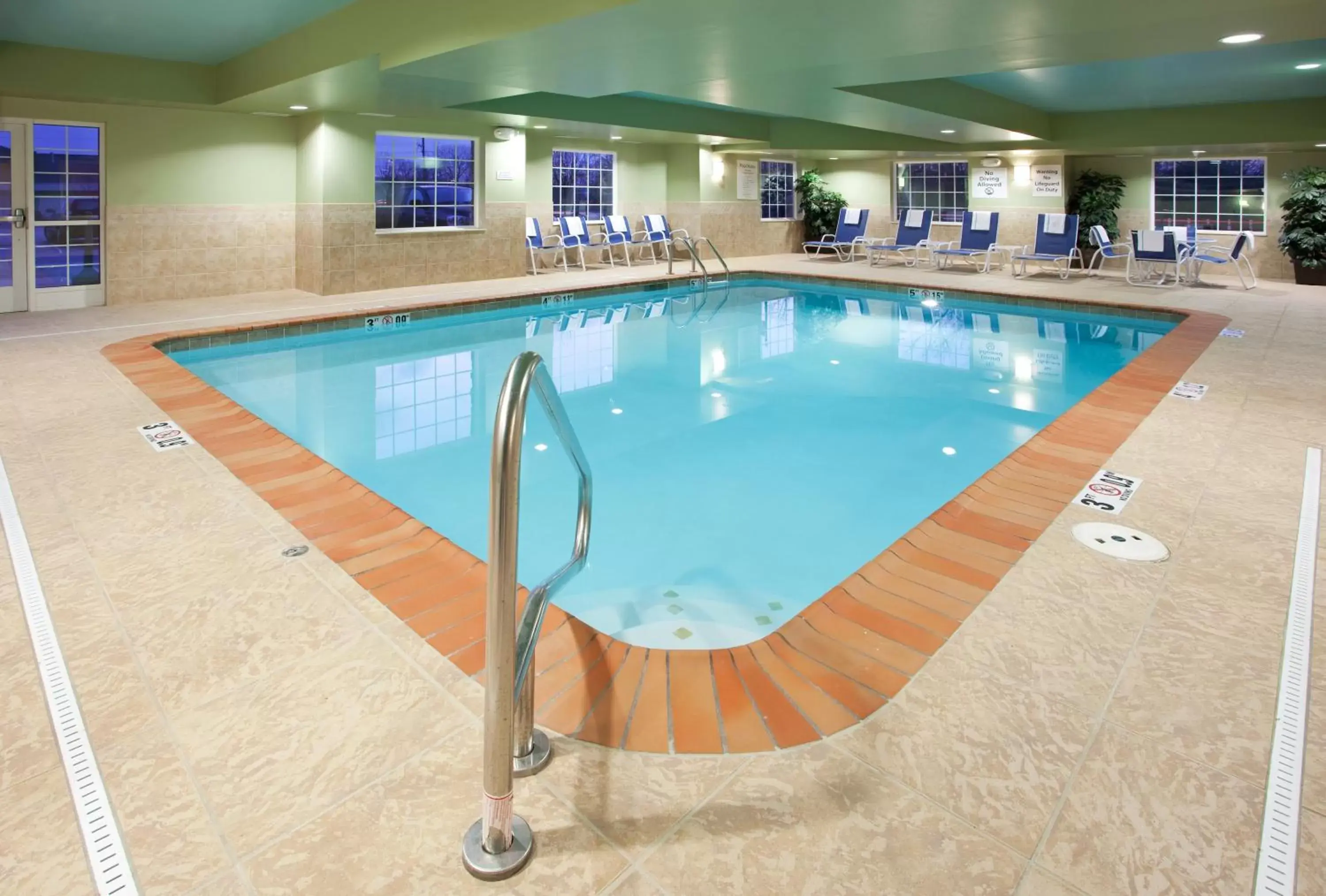Swimming Pool in Holiday Inn Express - Columbus - Dublin, an IHG Hotel